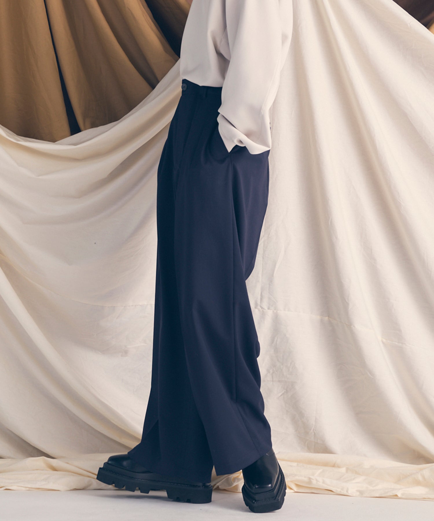 울 믹스 부드러운 연속 견인짜리 넓은 바지