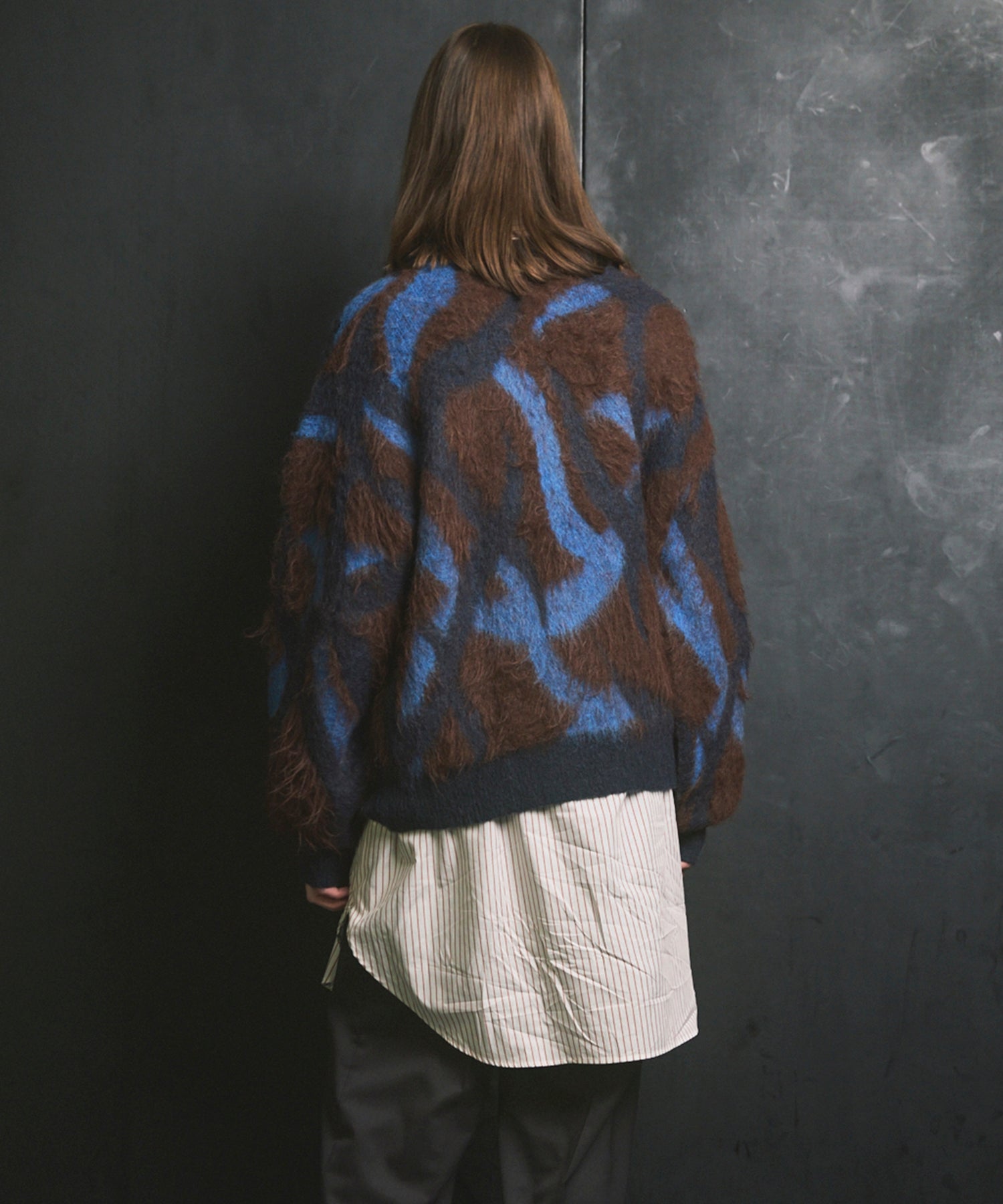 Gradation Short Length Prime-Over V-Neck Knit Pullover