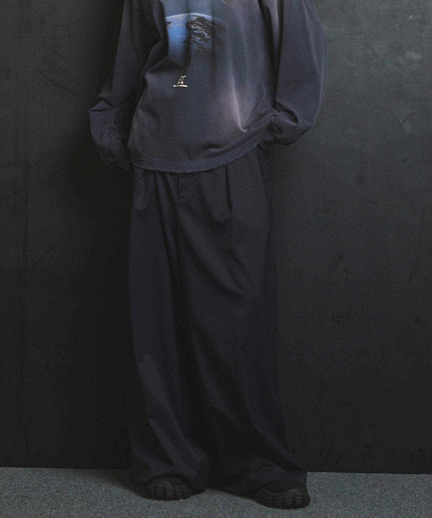 羊毛混合光滑的宽宽松裤子