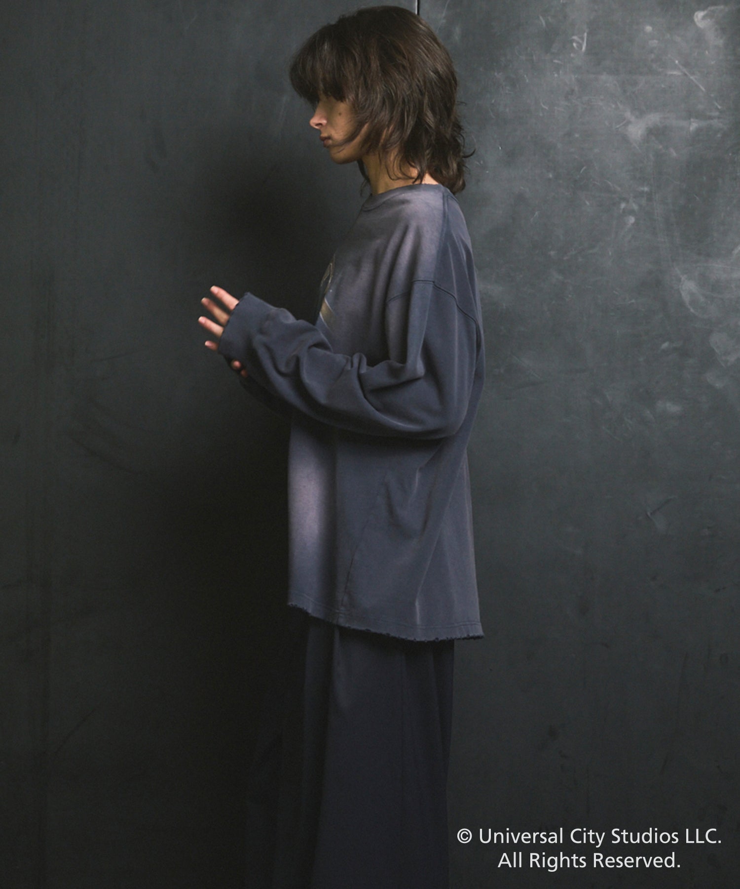 【MOVIE SERIES】「E.T.」- Finger - Prime-Over Crew Neck  Long Sleeve T-Shirt