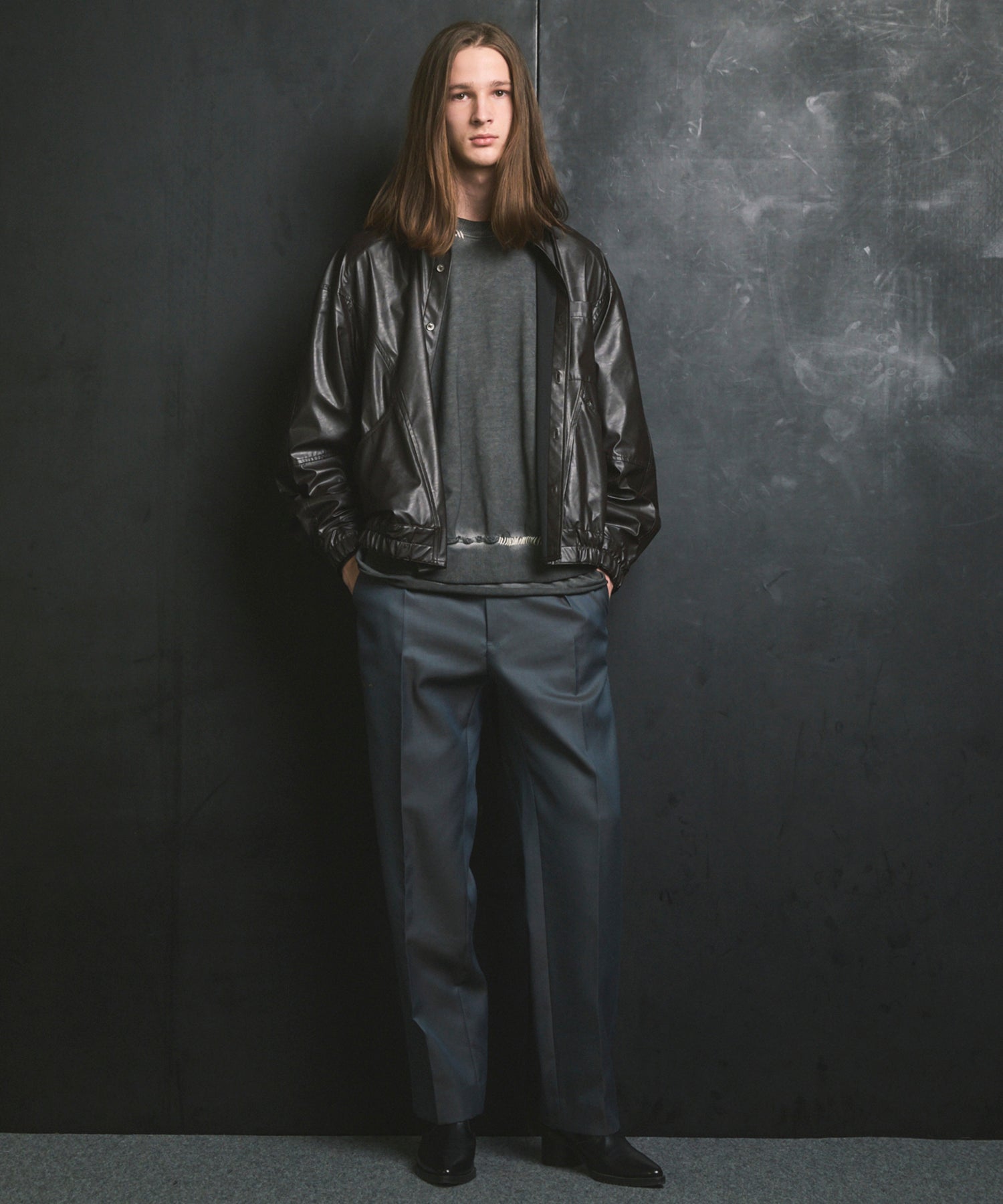 重量重量汗水绣花损伤超染色船员脖子套头衫