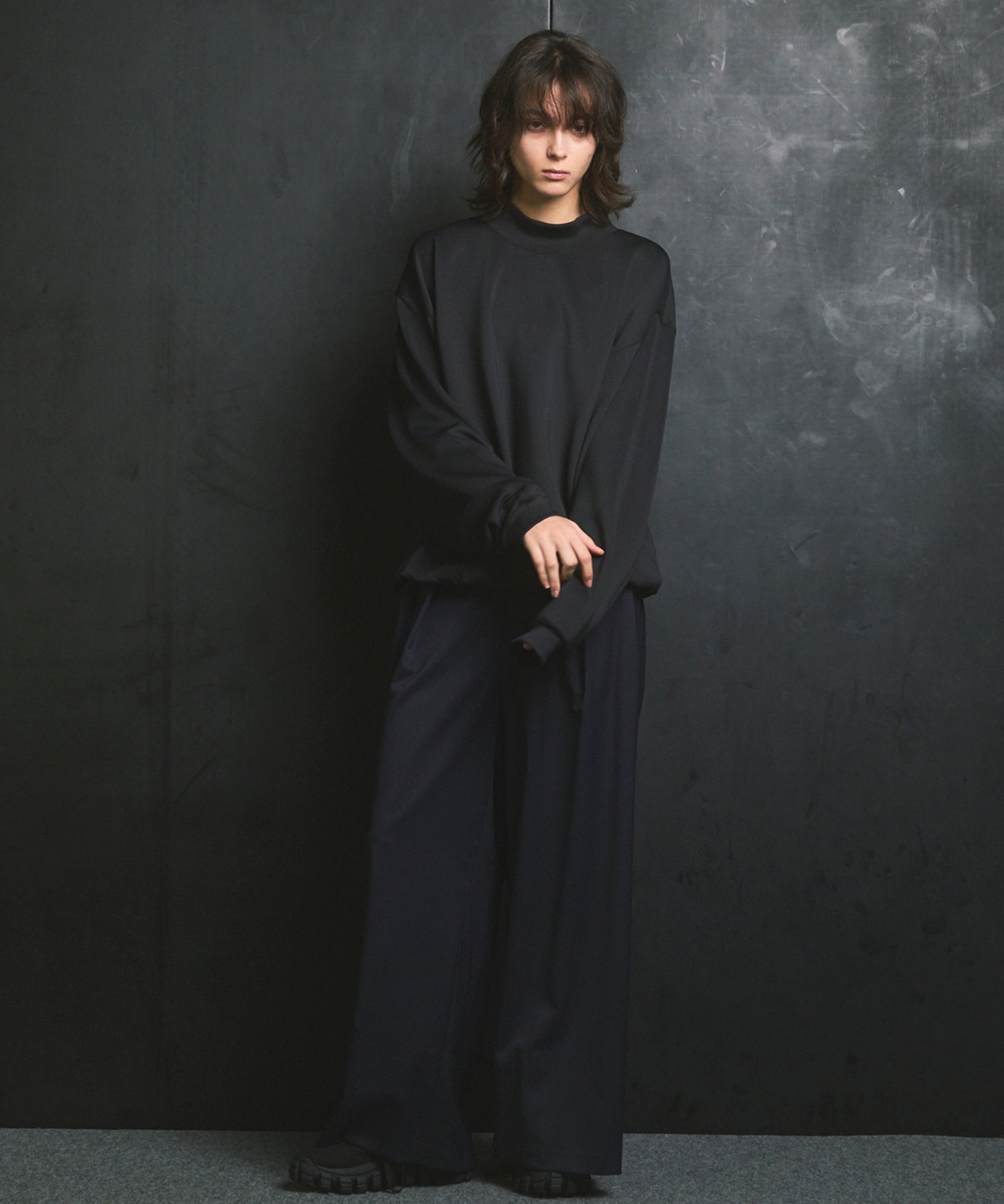 羊毛混合光滑的宽宽松裤子