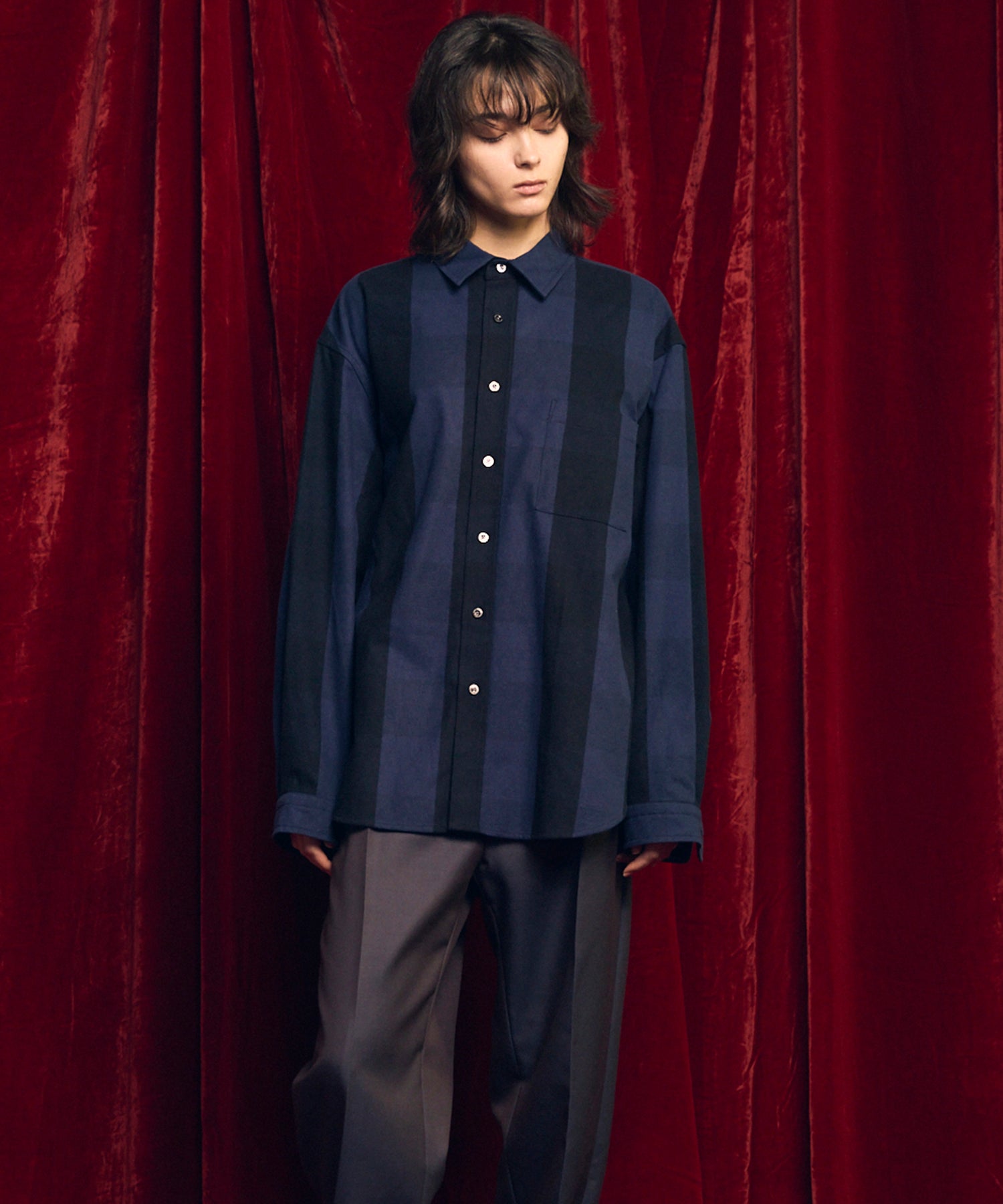 [意大利死库织物]原始的常规领绒布衬衫