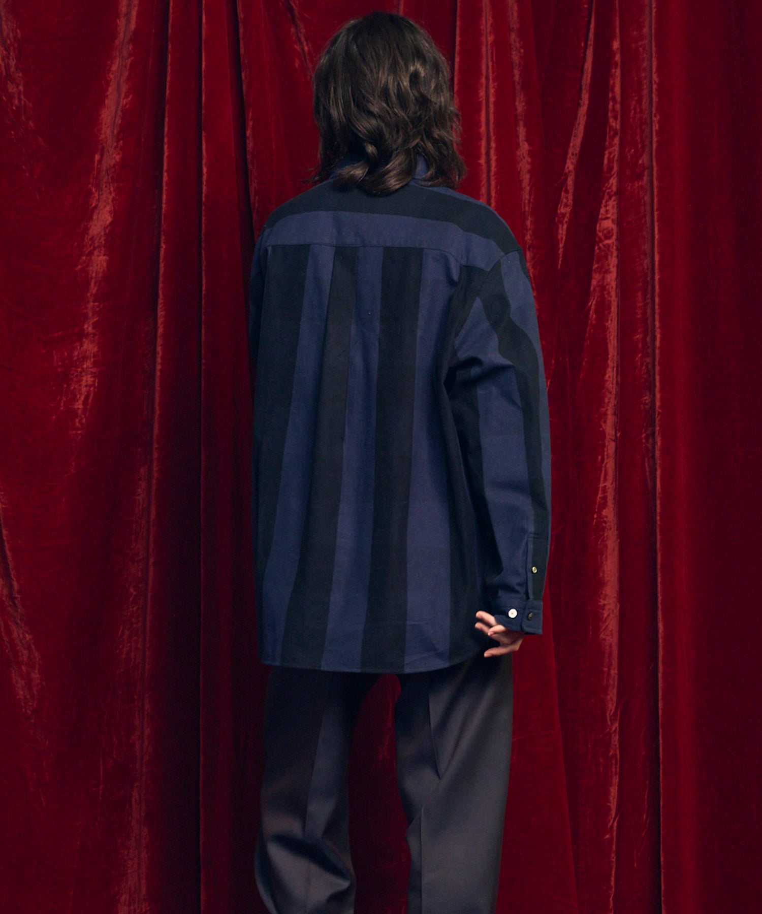 [意大利死库织物]原始的常规领绒布衬衫