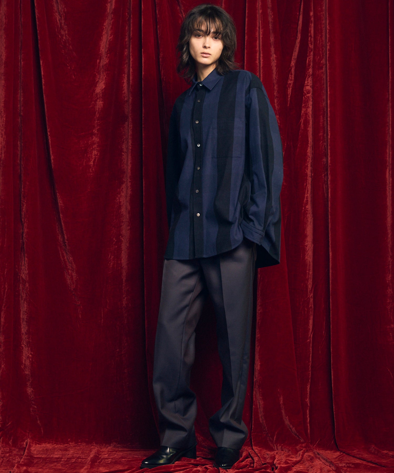 [意大利死库织物]原始的常规领绒布衬衫