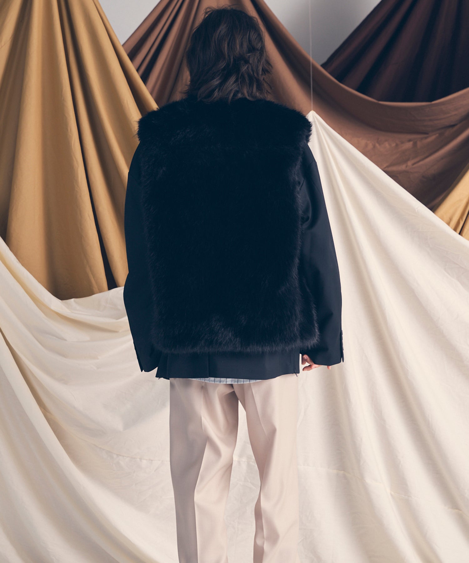 [25AW PRE-ORDER] Luxury Volume Eco Fur Prime-Over Vest