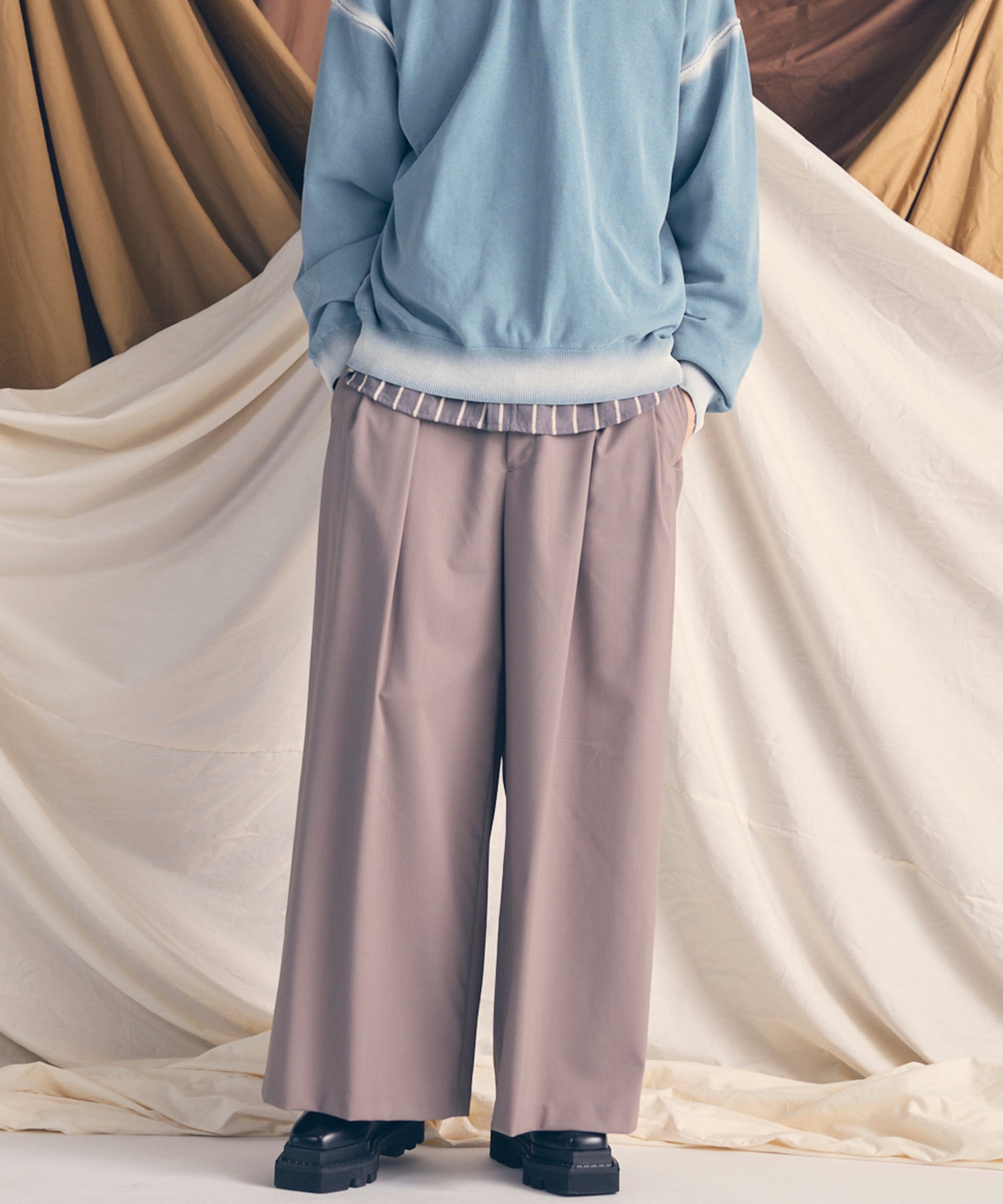 羊毛混合光滑的宽宽松裤子