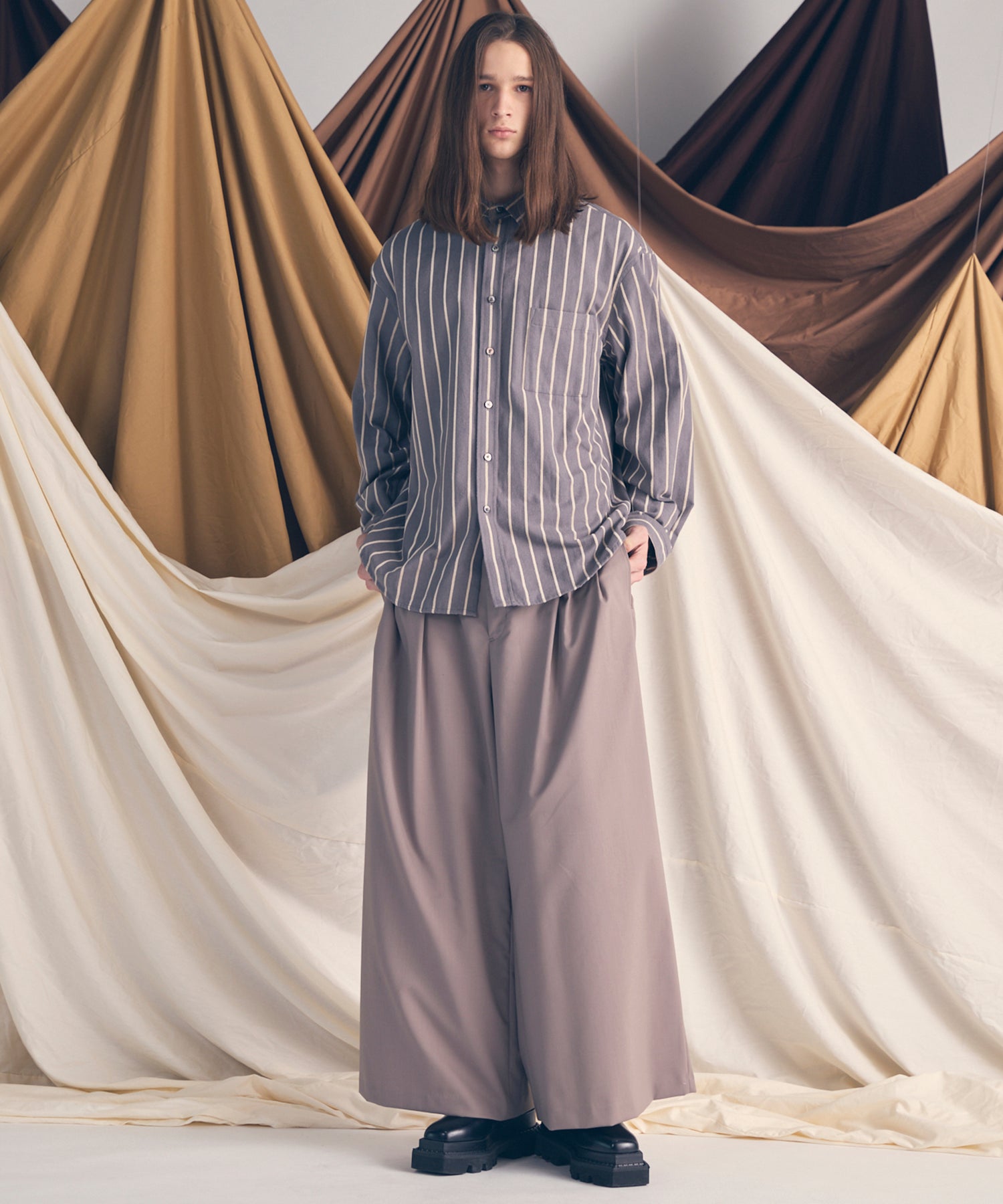 羊毛混合光滑的宽宽松裤子