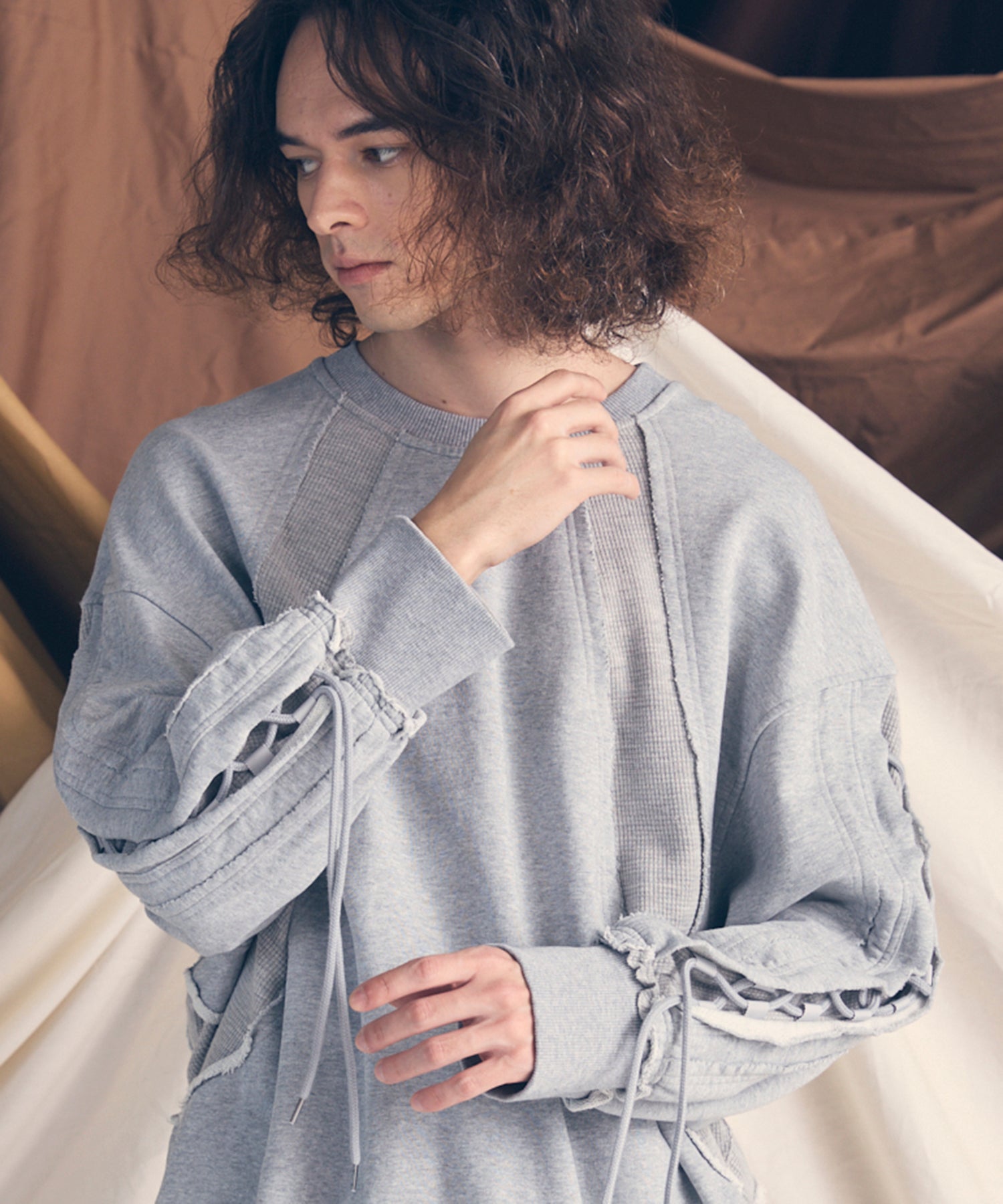 [25AW PRE-ORDER] Nuance Graphics Hand Stitching Long Sleeve TEE