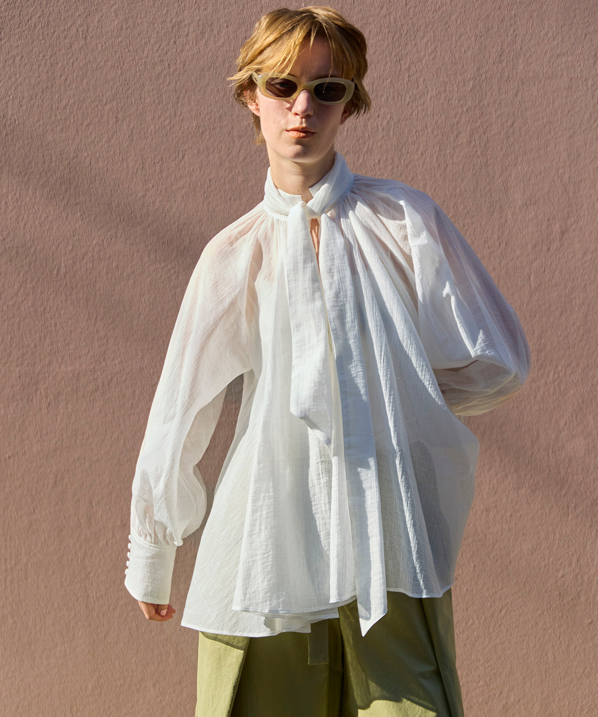 【26SPRING PRE-ORDER】V-neck voluminous Blouse