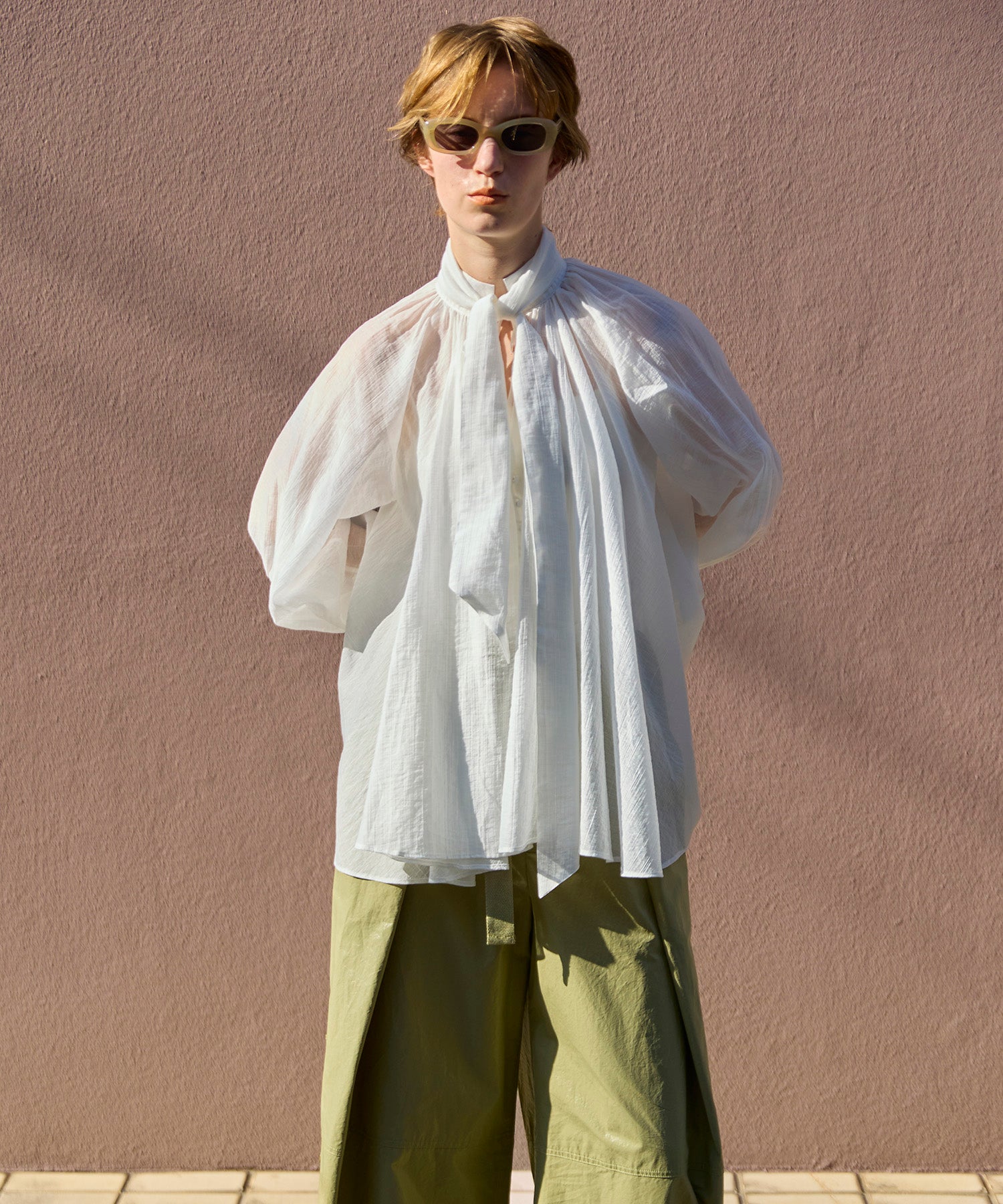 【26SPRING PRE-ORDER】V-neck voluminous blouse