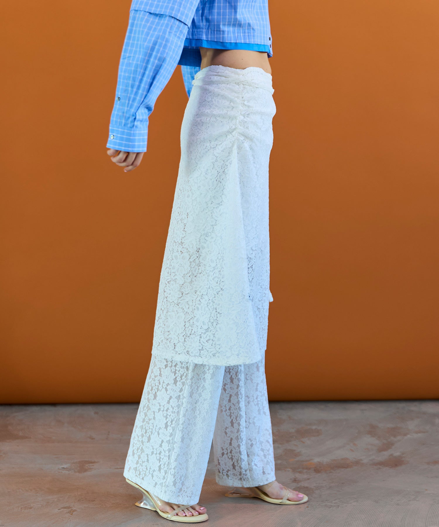 [26SPRING PRE-ORDER] 사이드 개더 랩 레이스 스커트 팬츠