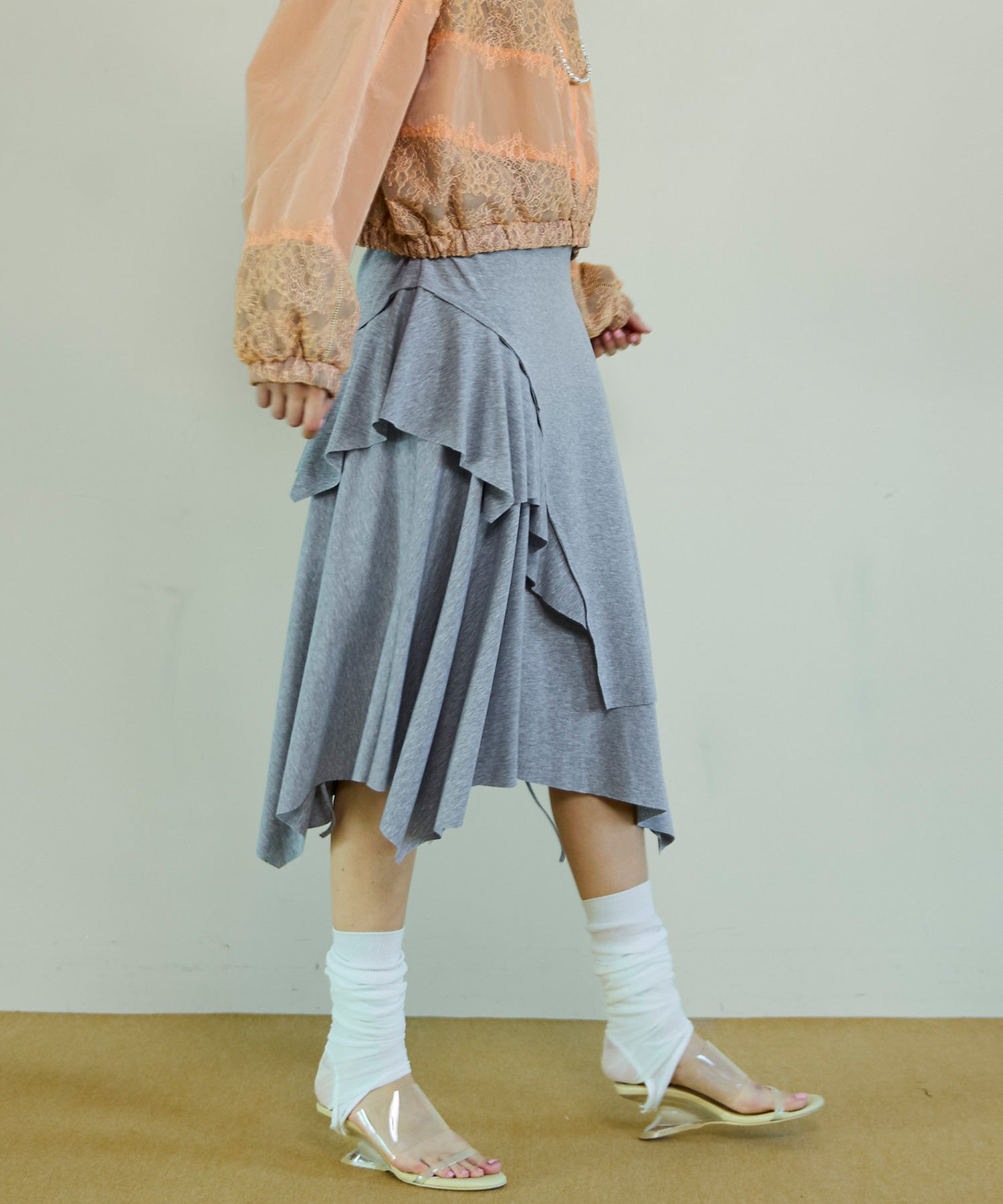 【26SPRING PRE-ORDER】Asymmetrical Flare Skirt