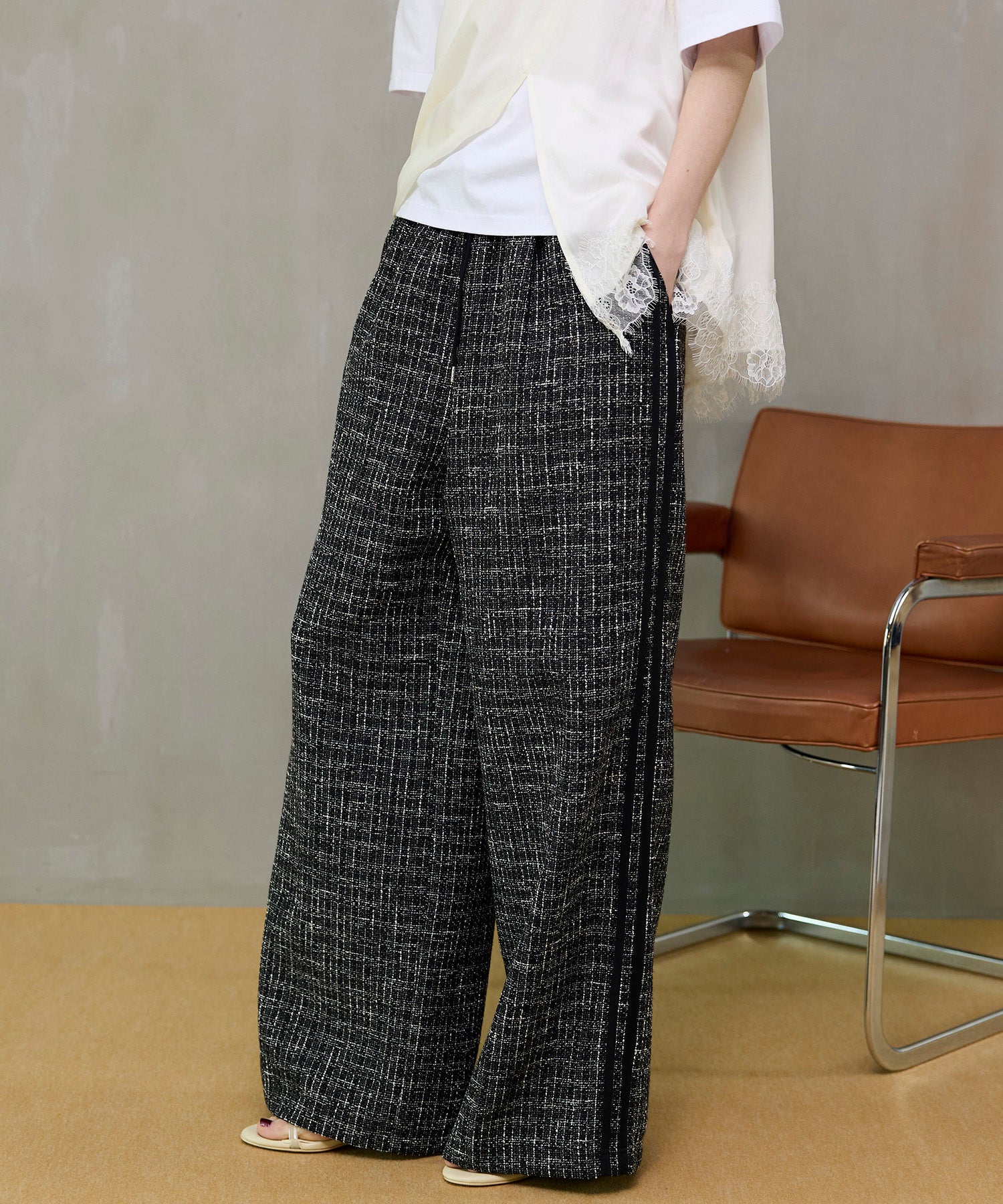 【26SPRING PRE-ORDER】Side-Lined Tweed Easy Pants