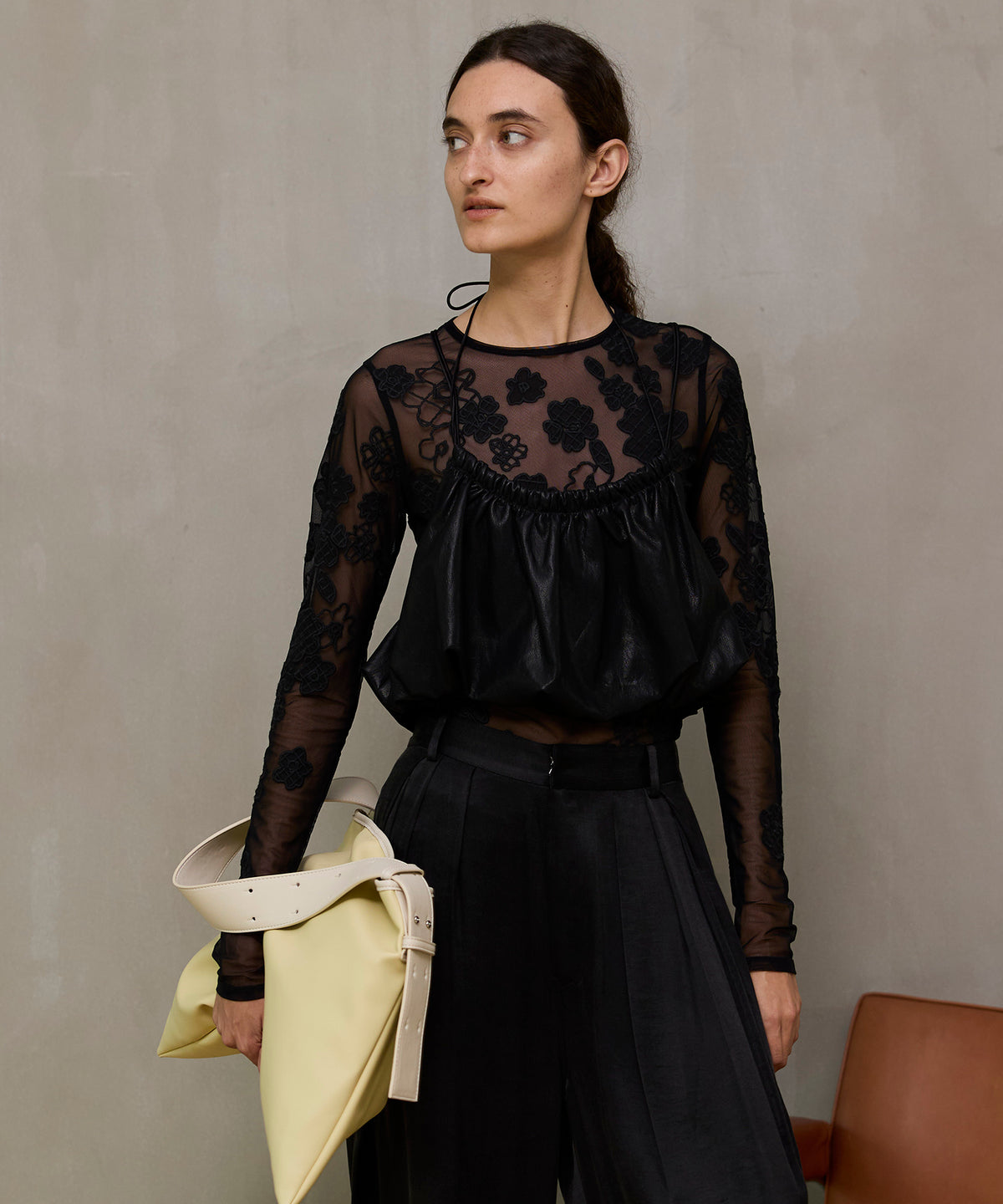 [26SPRING PRE-ORDER] 개더드 벌룬 비건 레더 뷔스티에