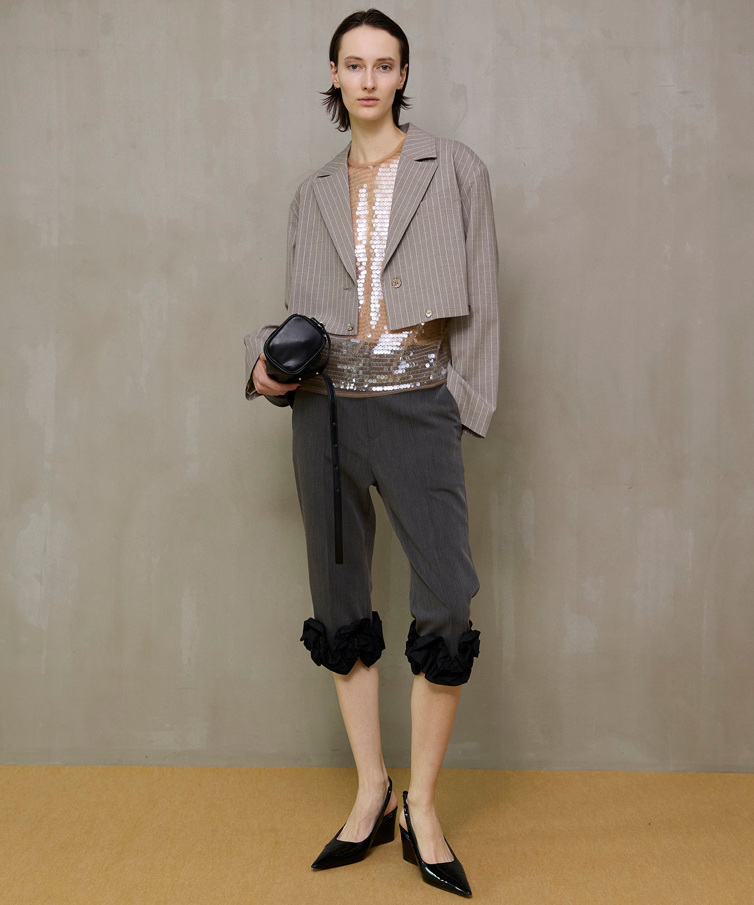 【26SPRING PRE-ORDER】Flower Hem Capri Pants