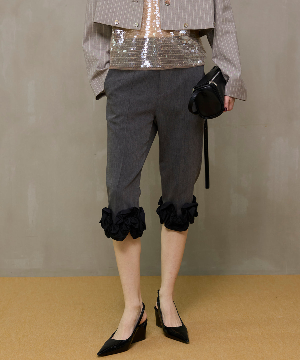 【26SPRING PRE-ORDER】Flower Hem Capri Pants