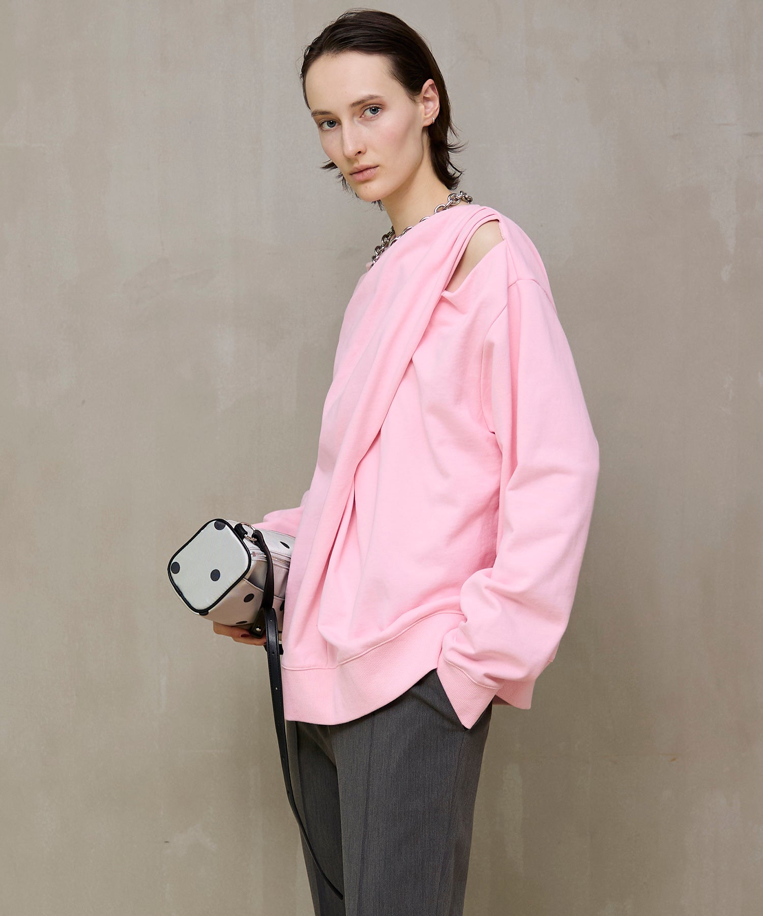 【26SPRING PRE-ORDER】Twist Cut-Off Sweat Top