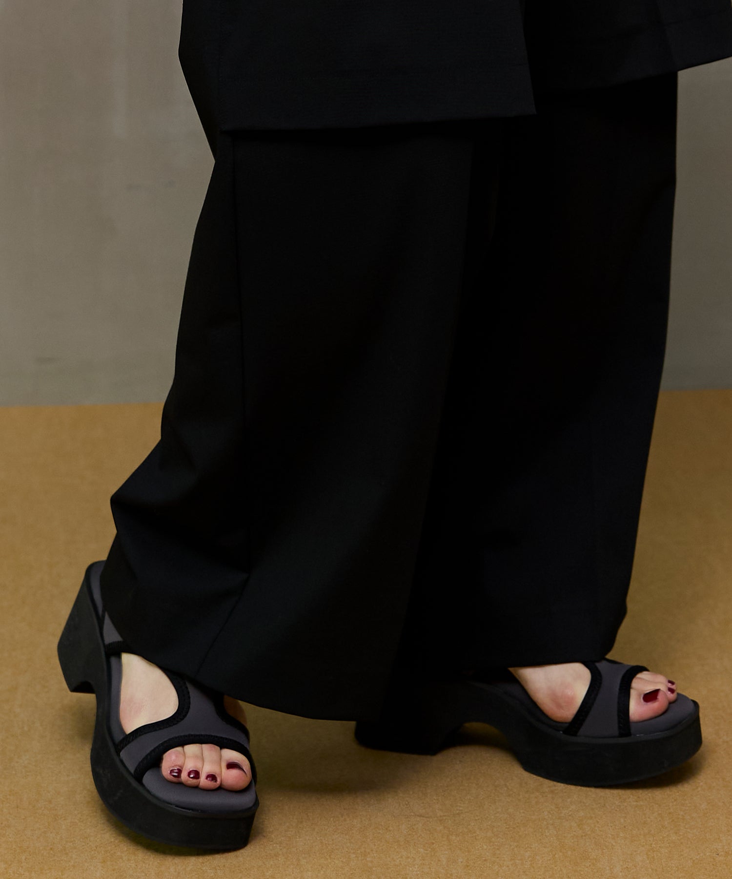 【26SPRING PRE-ORDER】Side-Open Stretch Sandals