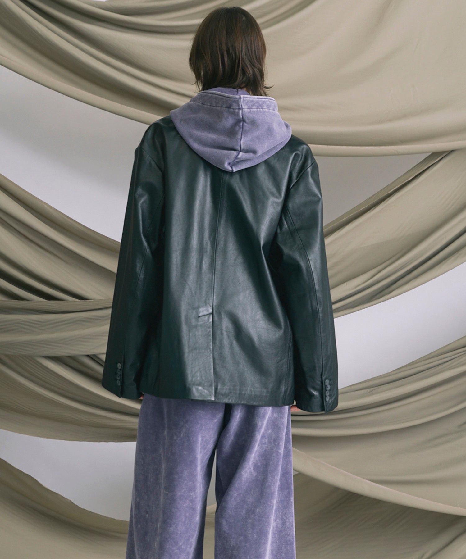 [25AW 사전 주문] 양 가죽은 정점에 정착 된 라펠 반 더블 테일러드 재킷