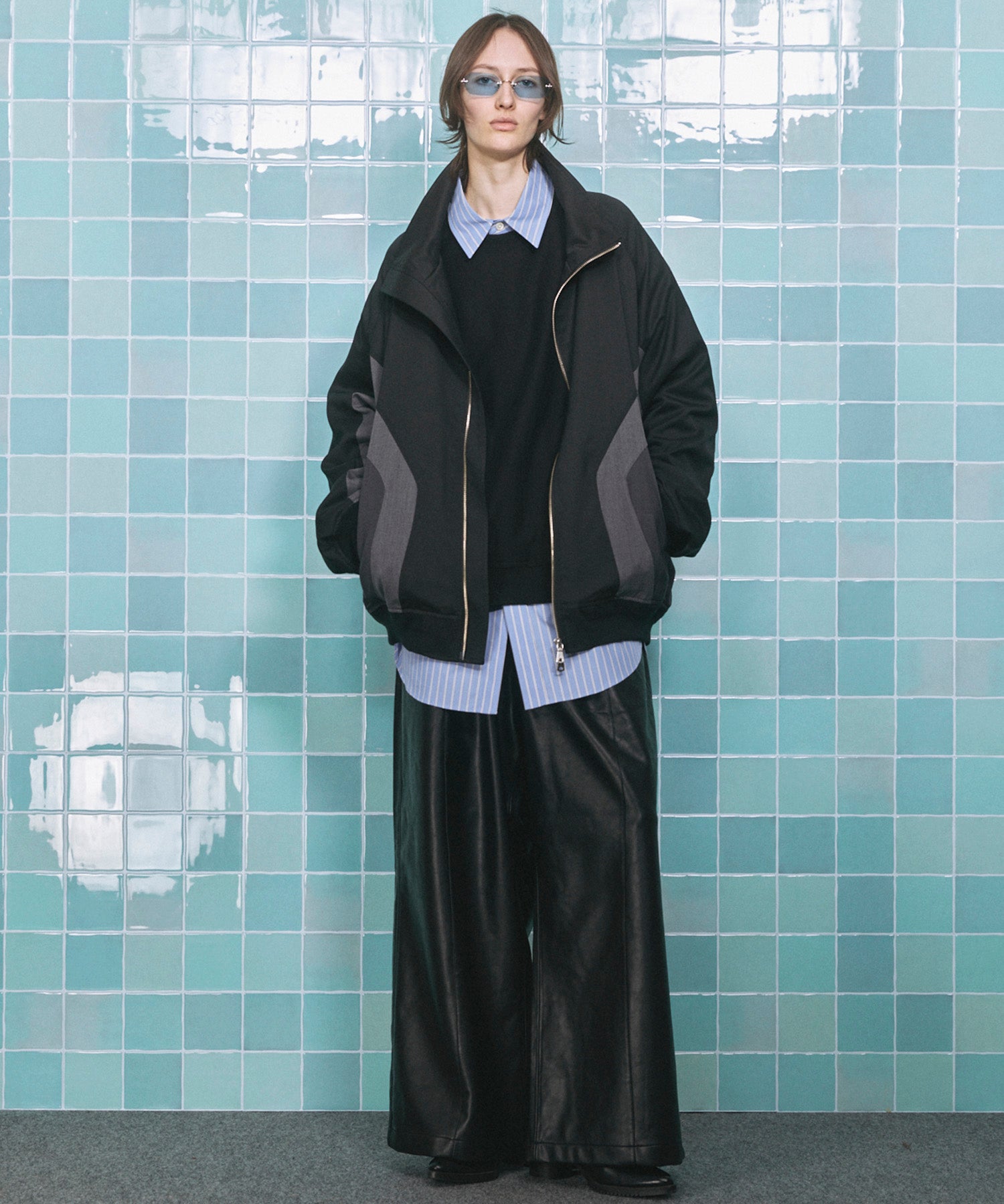 인공 가죽 핀 턱 넓은 바지