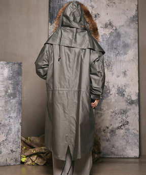 MA-1 비행 재킷과 결합 된 주요 M-65 모드 코트