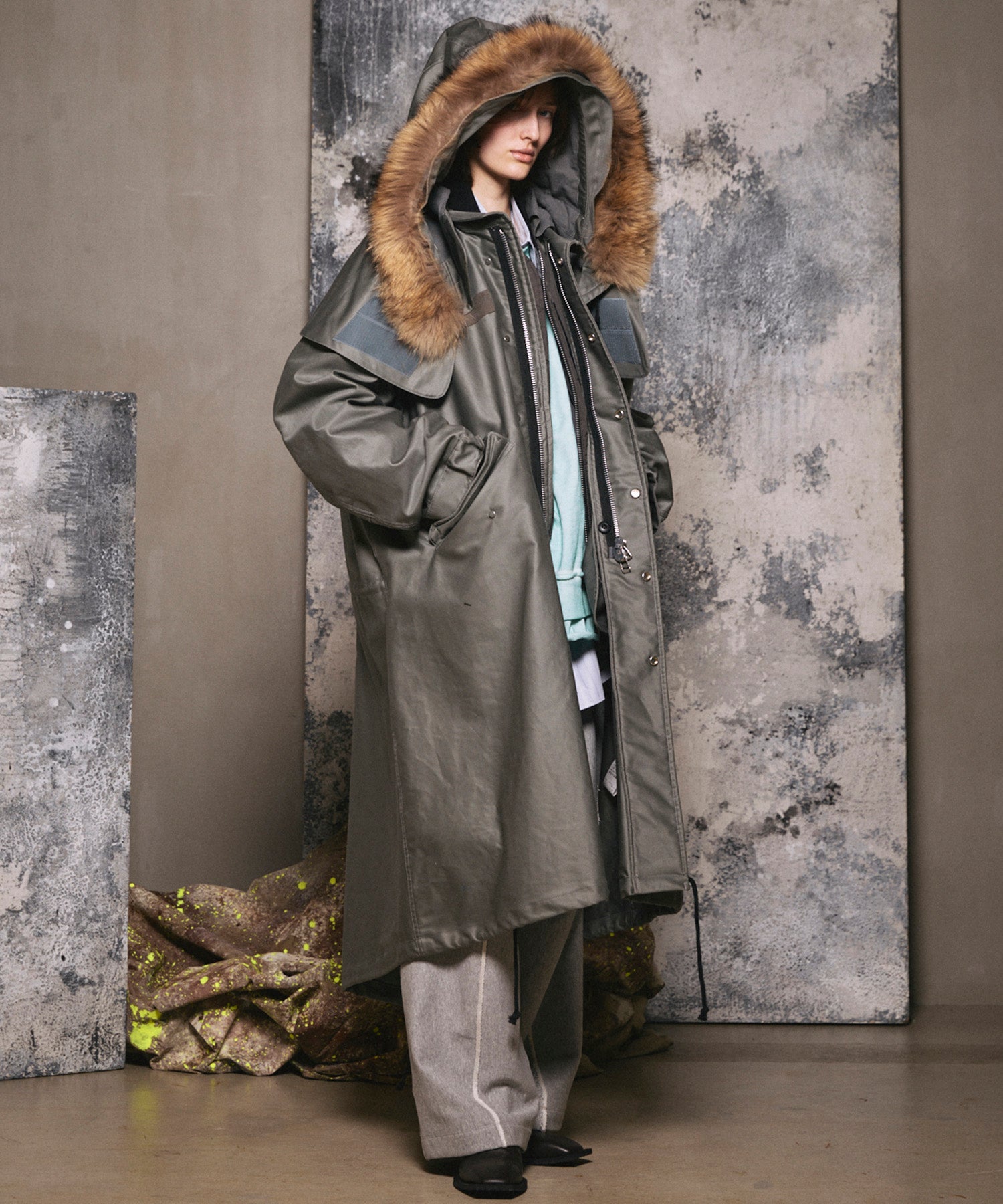 MA-1 비행 재킷과 결합 된 주요 M-65 모드 코트