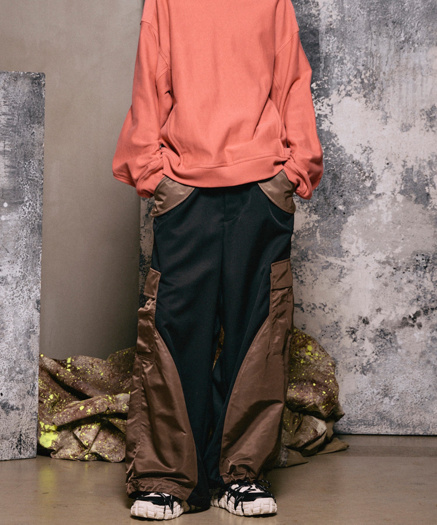 Different Material Docking Prime-Wide Field Pants