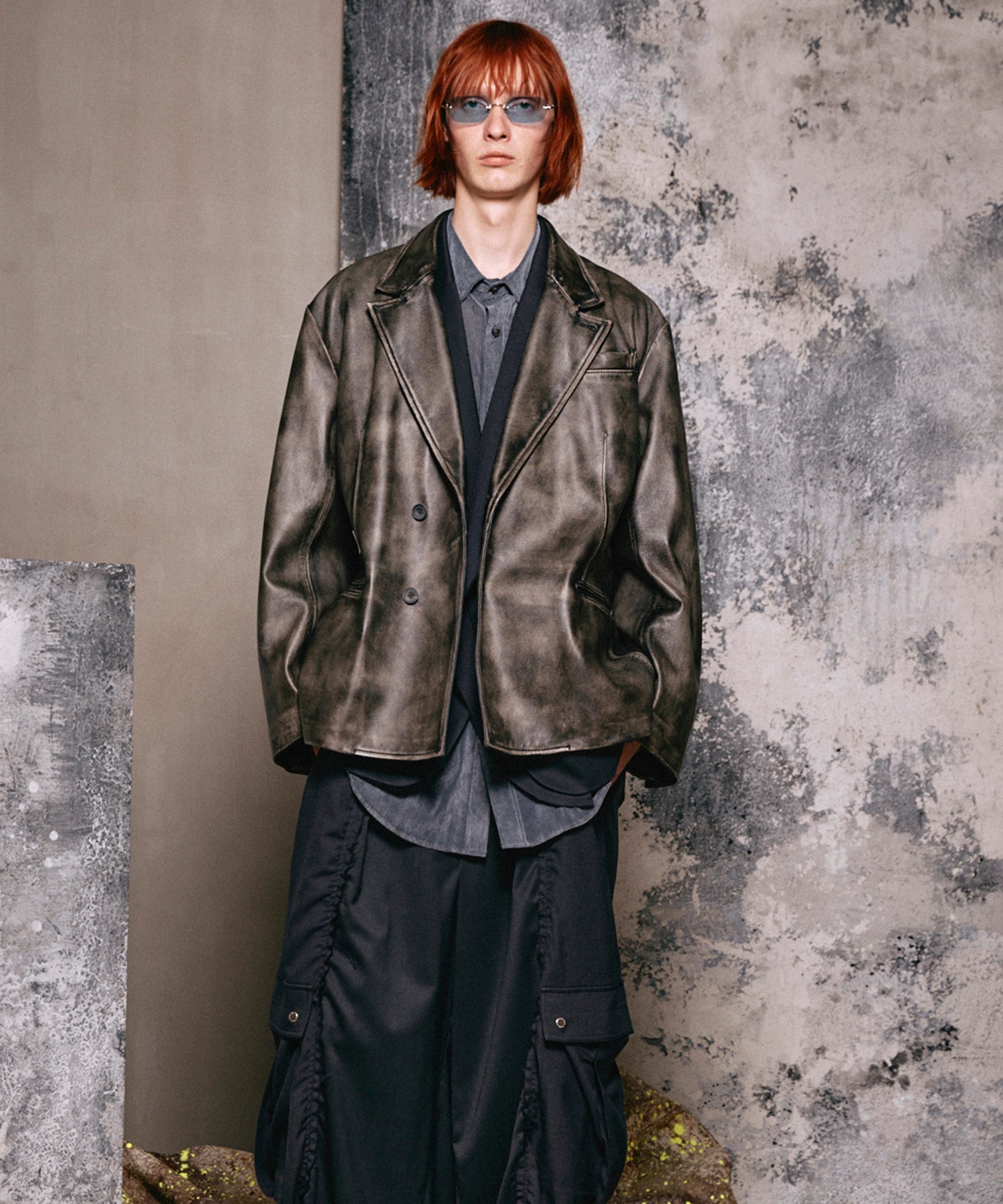 [25AW 사전 주문] 양 가죽은 정점에 정착 된 라펠 반 더블 테일러드 재킷