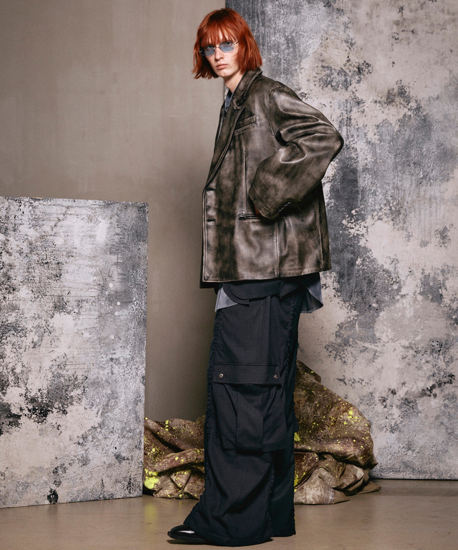 [25AW 사전 주문] 양 가죽은 정점에 정착 된 라펠 반 더블 테일러드 재킷