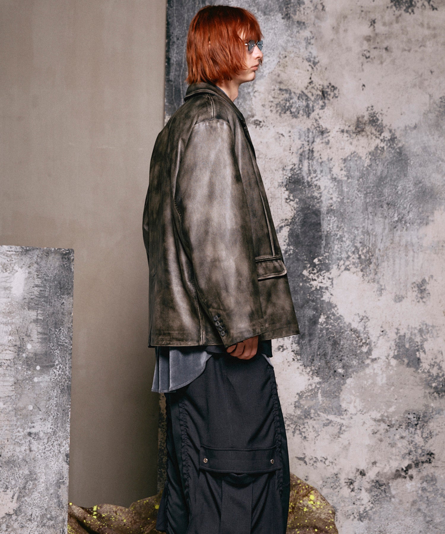 [25AW 사전 주문] 양 가죽은 정점에 정착 된 라펠 반 더블 테일러드 재킷