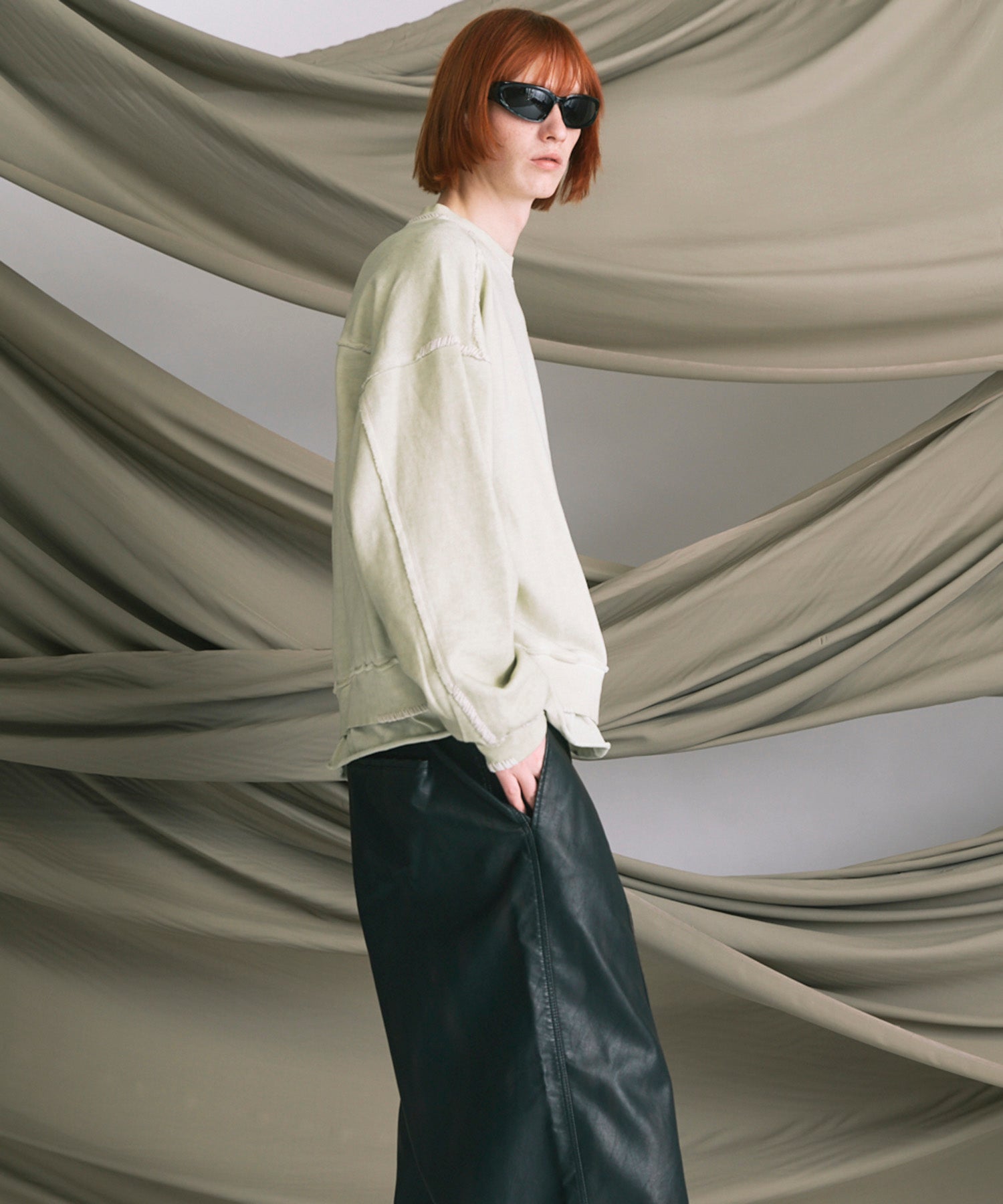 重量重量汗水绣花损伤超染色船员脖子套头衫