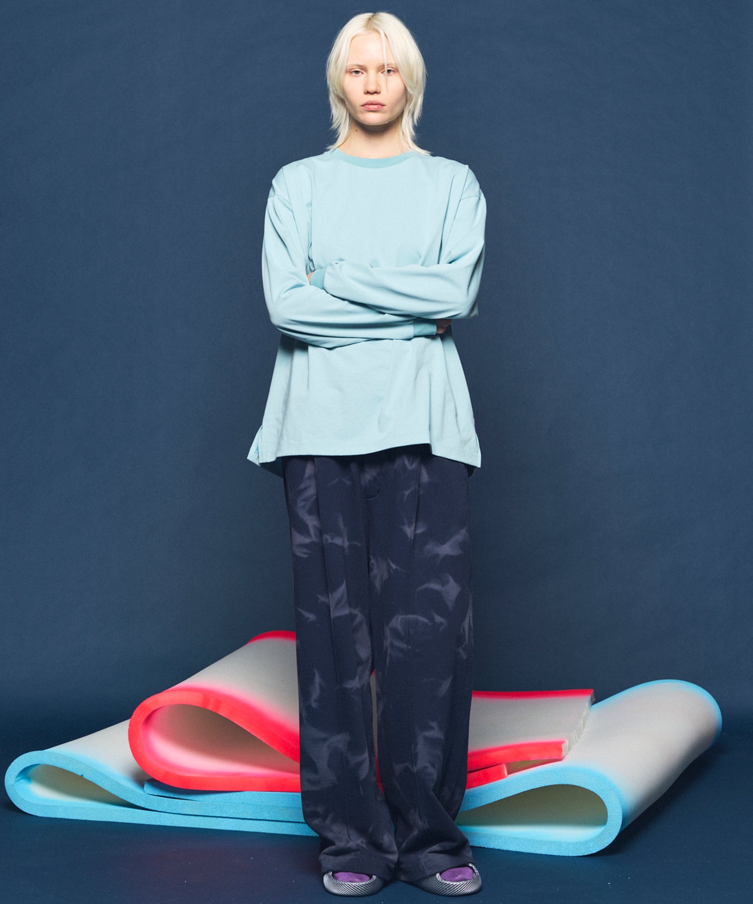 艺术家图形刺绣Prime-Over船长颈长袖T恤