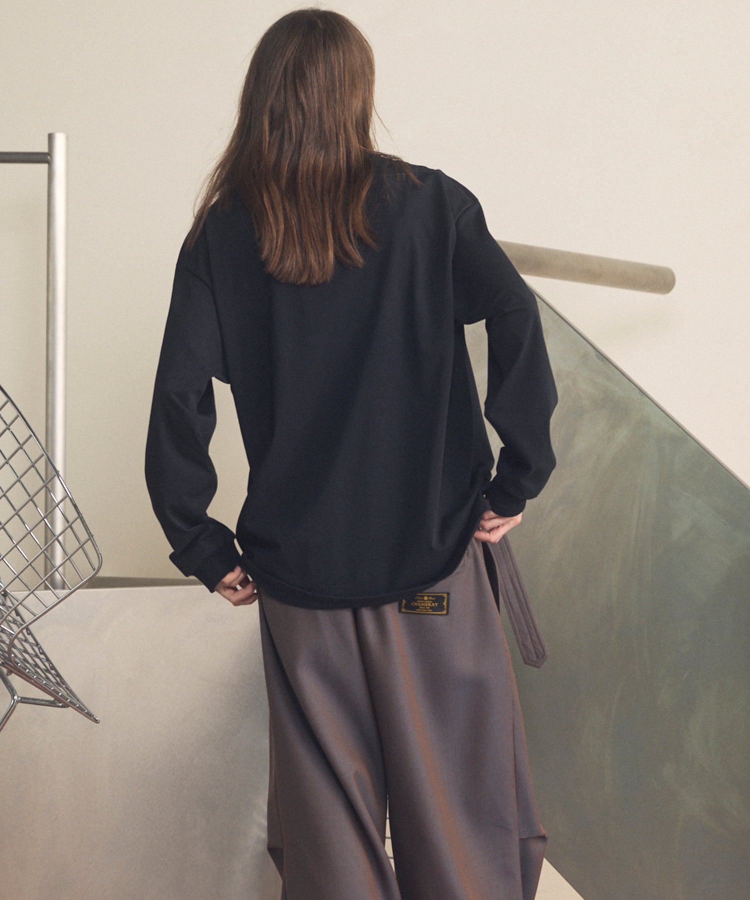 艺术家图形刺绣Prime-Over船长颈长袖T恤