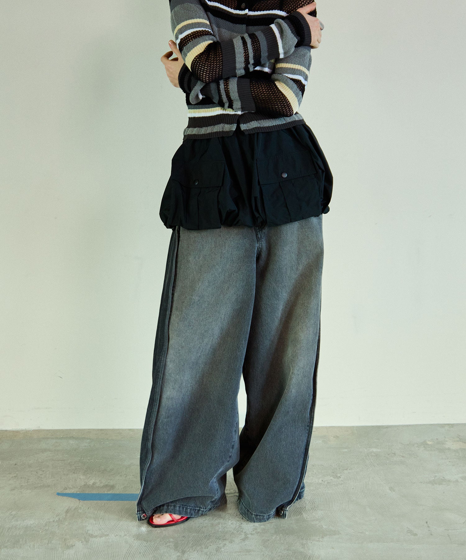 【PRE-ORDER】Side-Tuck Cocoon Denim Pants