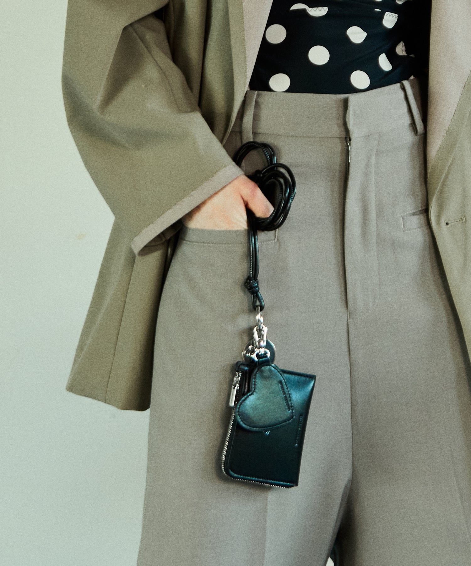 Heart Mirror & Square Case Smartphone Holder