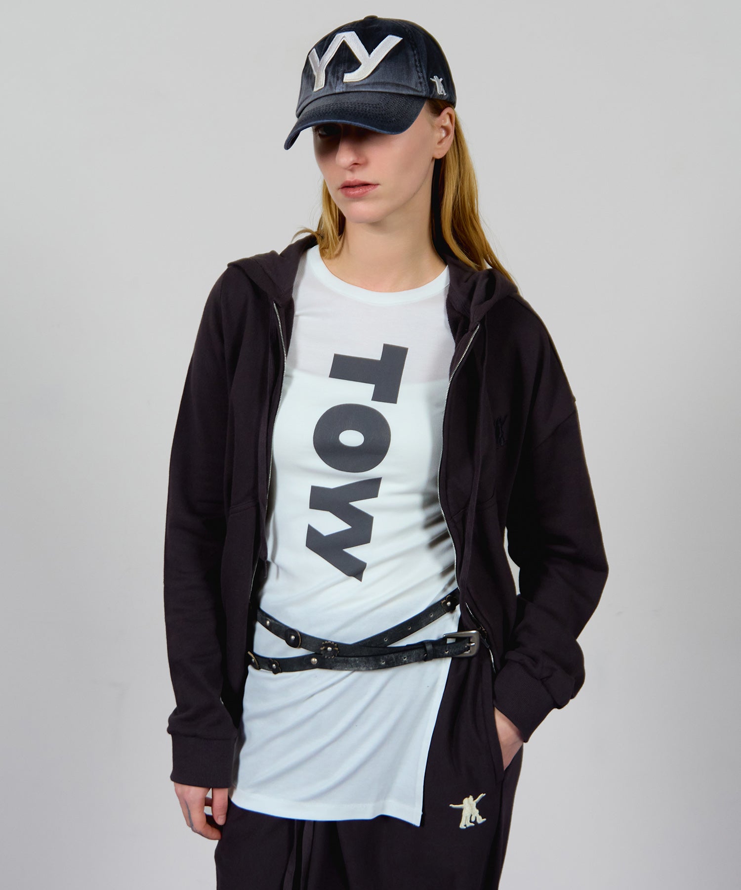 【OPEN YY】TOYY SIDE SLIT TEE