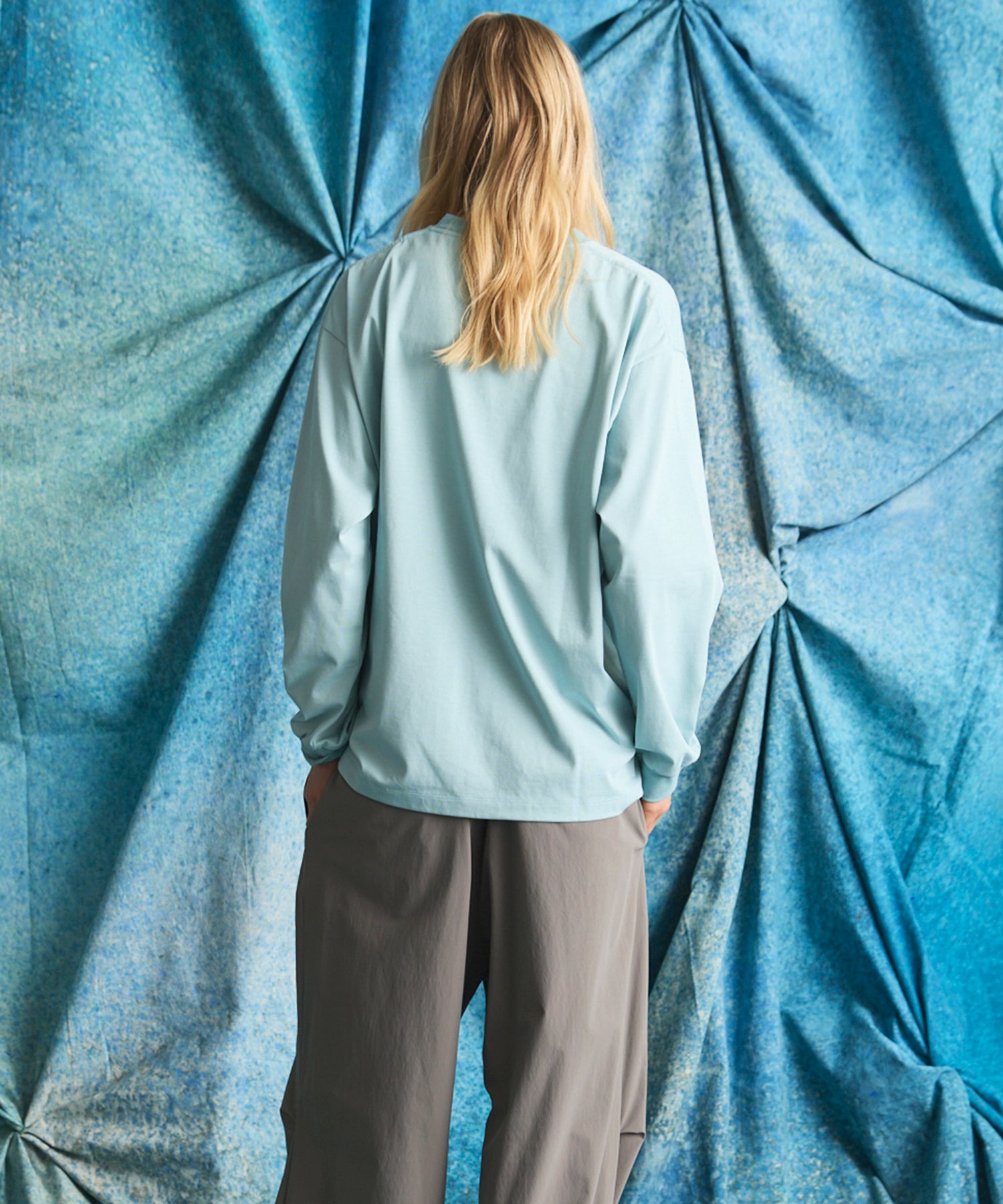 艺术家图形刺绣Prime-Over船长颈长袖T恤