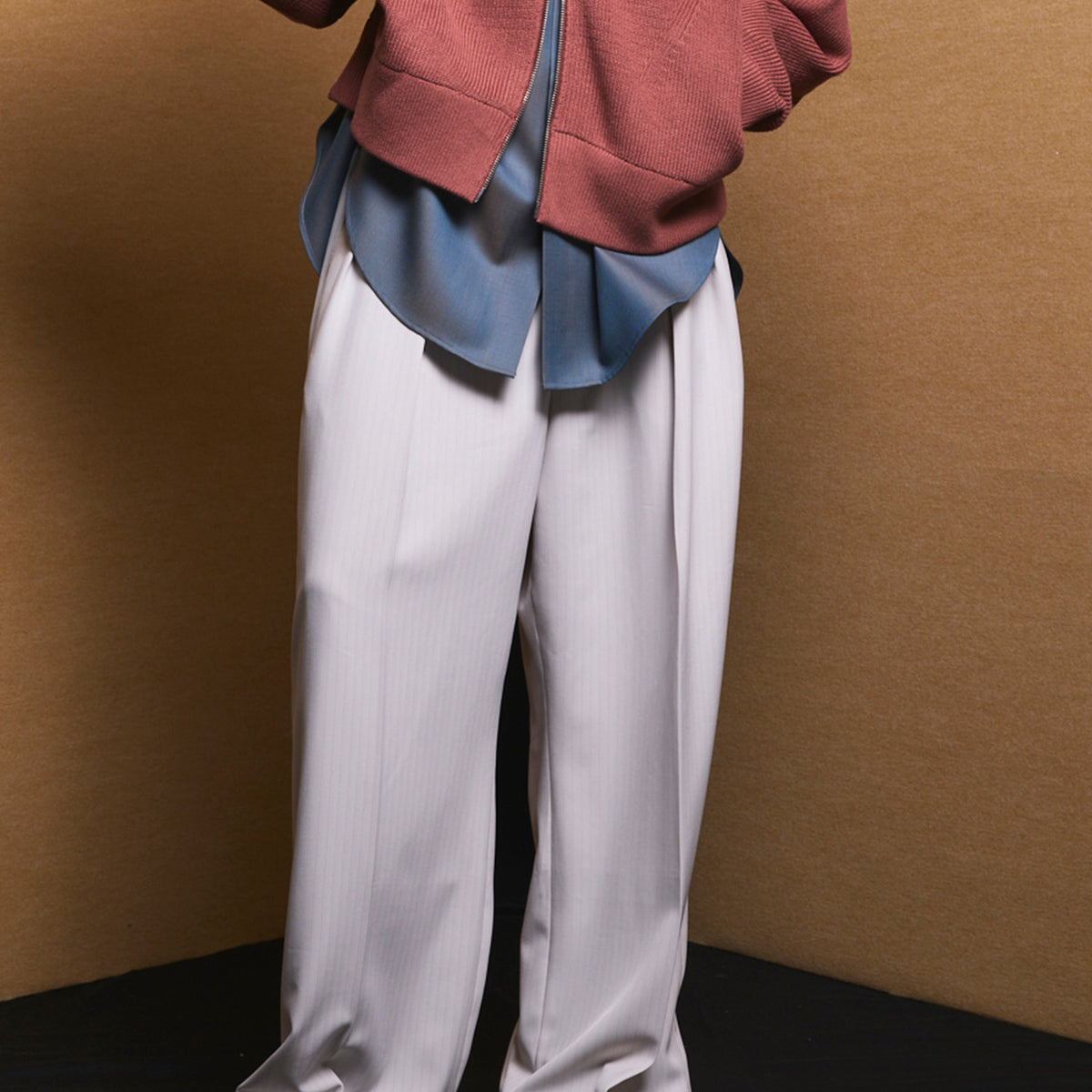 フリーレンストライププライムワイド2タックスラックス　メゾンスペシャル Frieren StripePrime-Wide Two-tuck Trousers