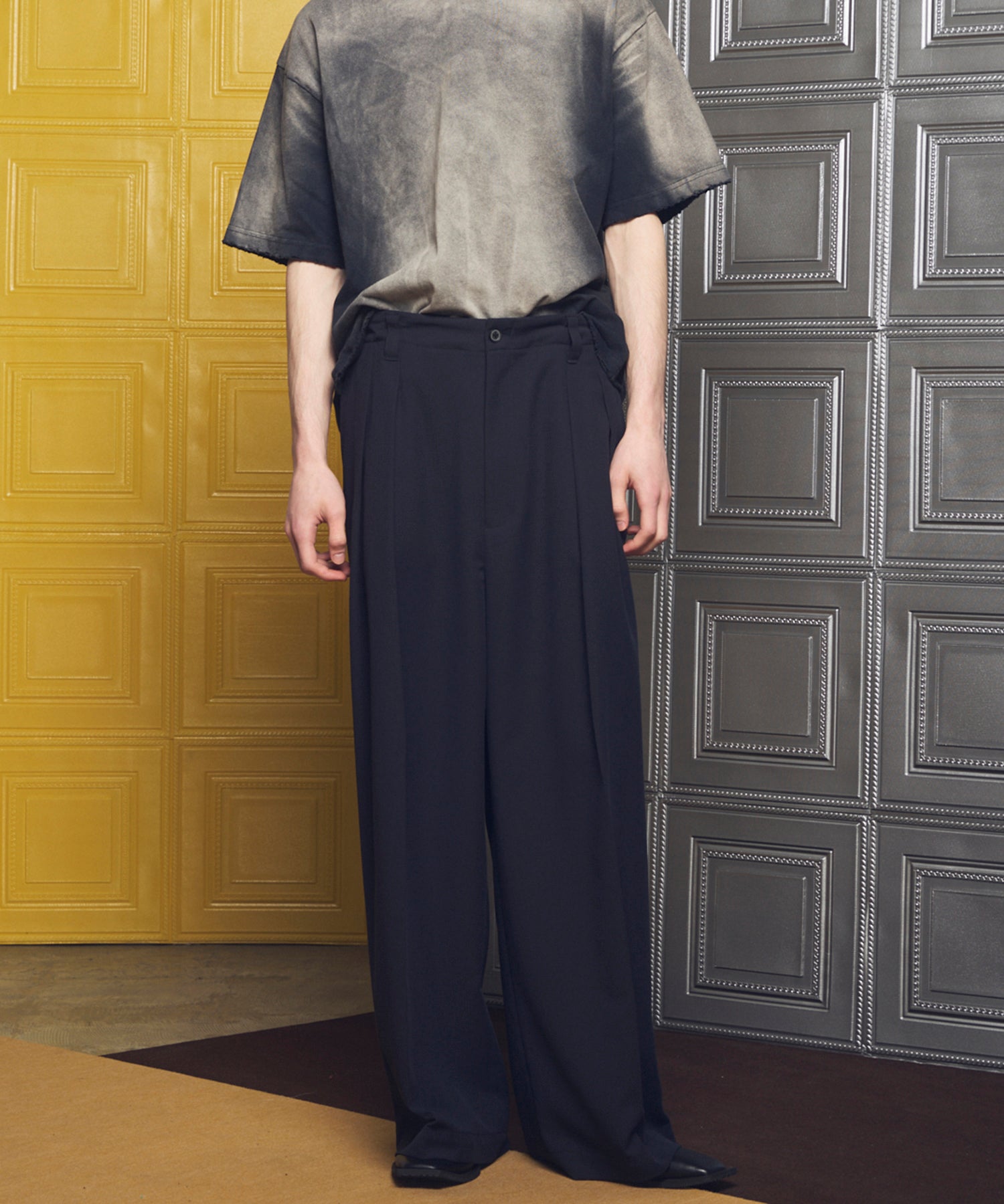 【26SS PRE-ORDER】Crispy Cross Calze Two-tuck Prime-Wide Slacks