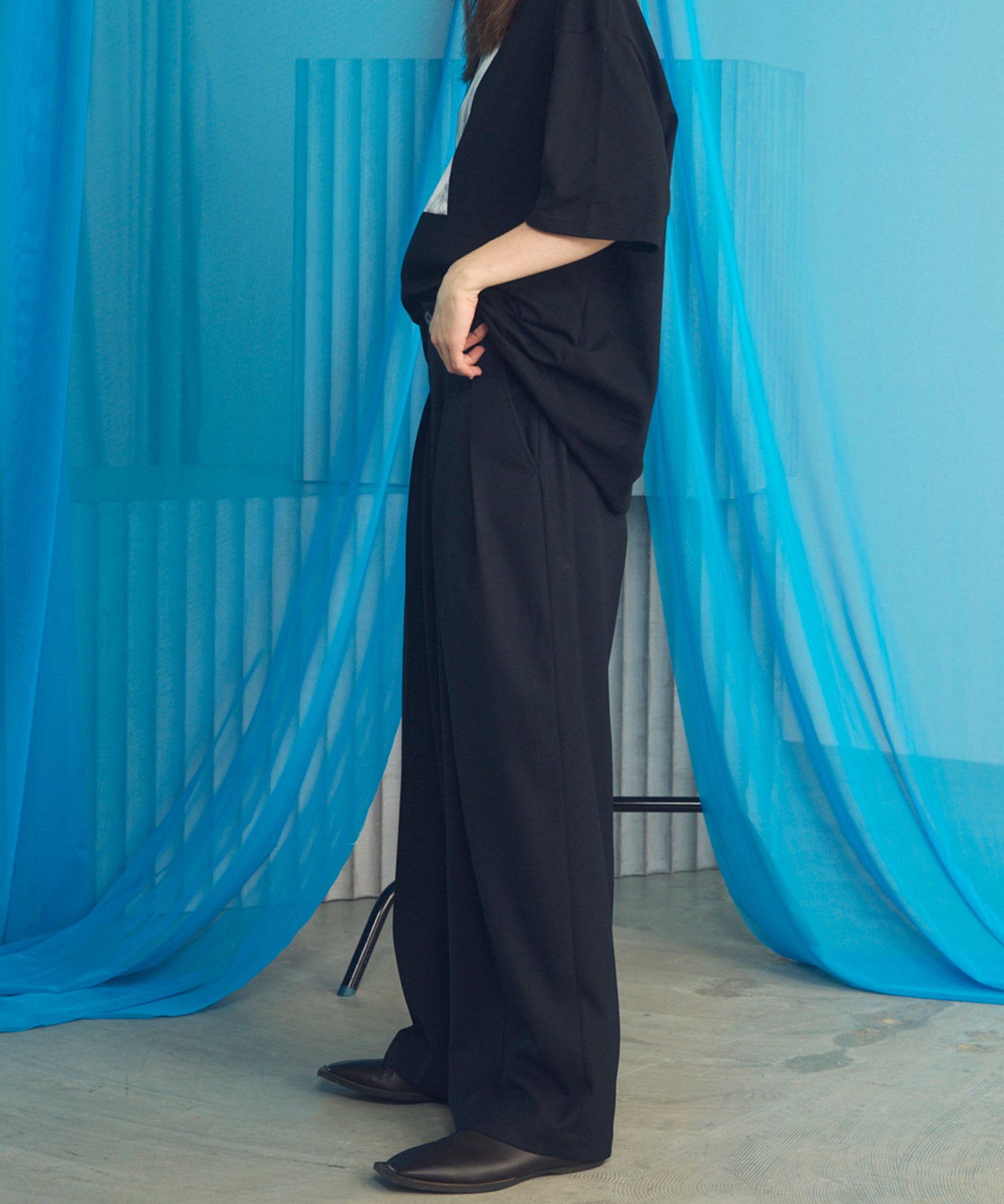 [26SS PRE-ORDER] Clear Trichotine Two-tuck Prime-Wide Slacks