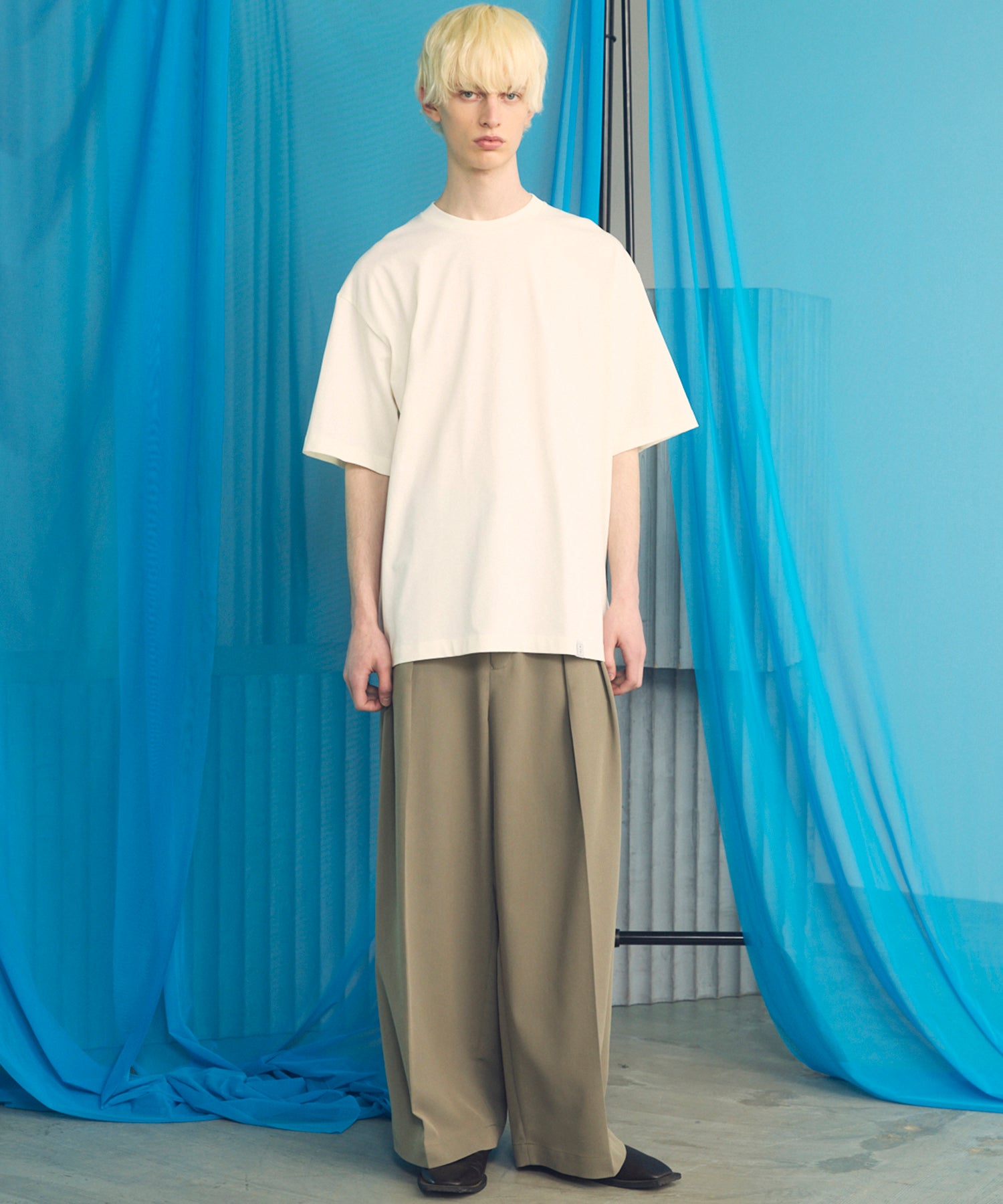 【26SS PRE-ORDER】Crispy Cross Calze Two-tuck Prime-Wide Slacks