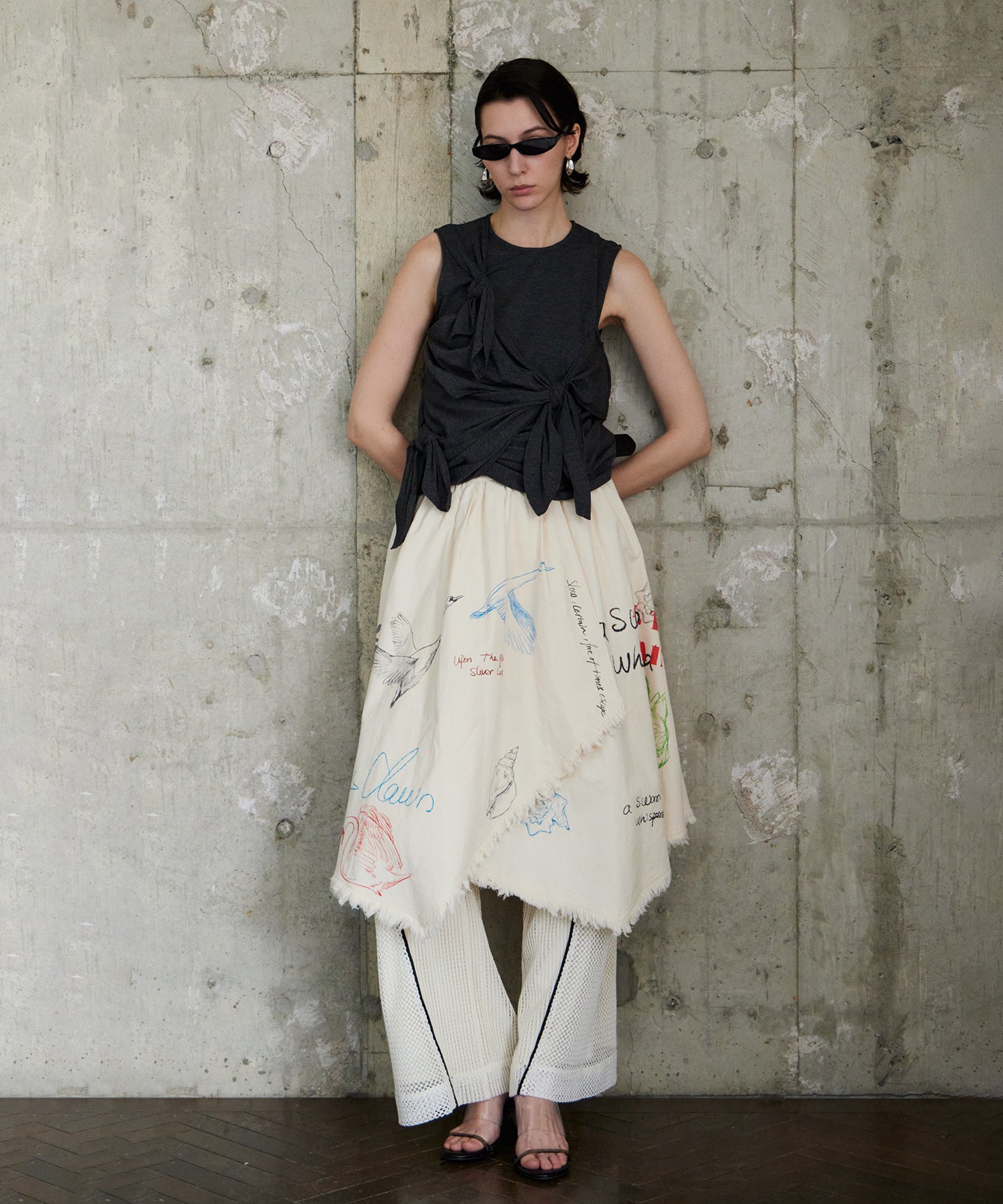 Knot Sleeveless Border T-Shirt