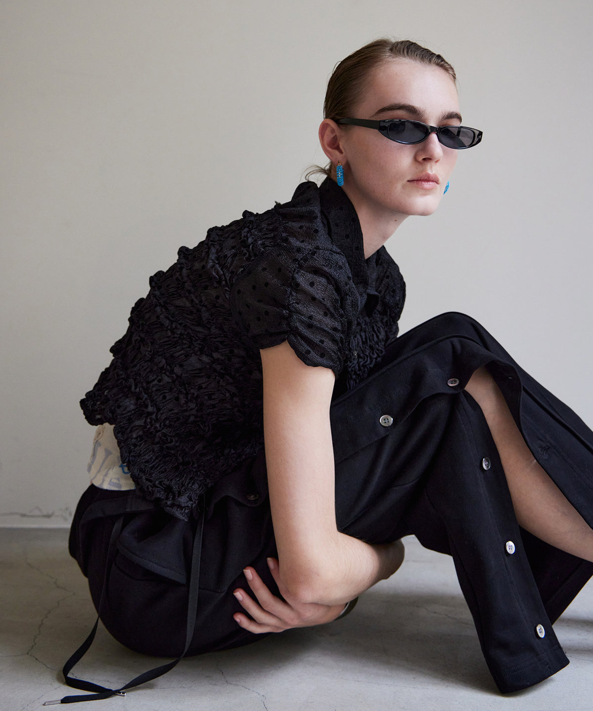 纽扣开衩翻折运动裤