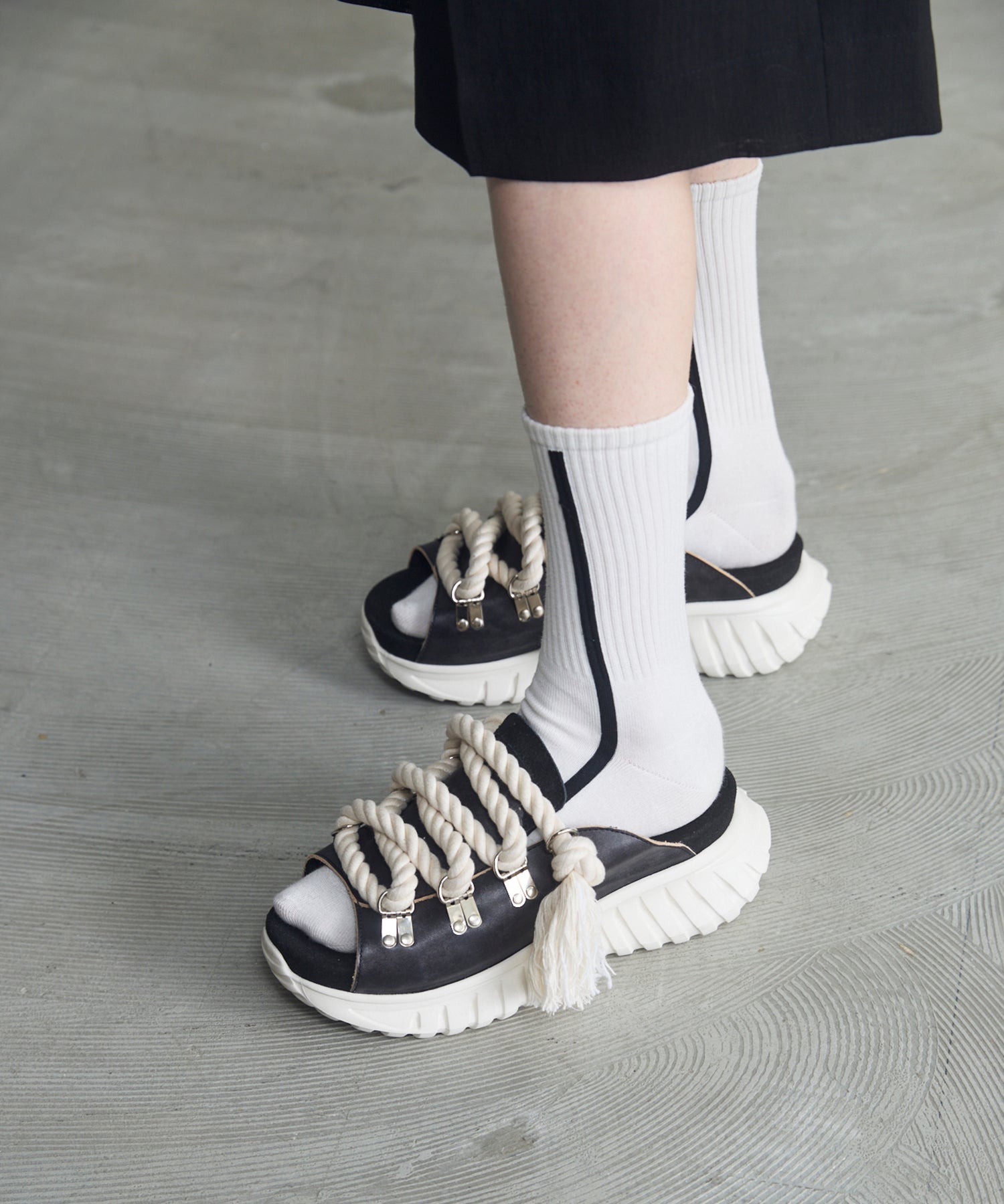 【SPECIAL SHOES FACTORY COLLABORATION】Plain Toe With Open Lacing Flat Slip-ons