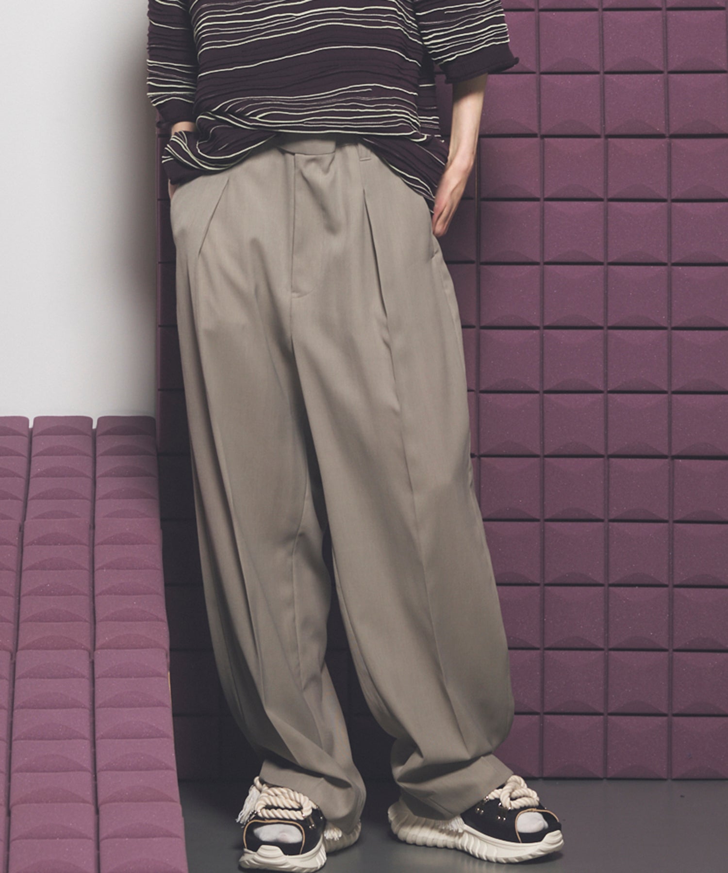 TW Worsted One-tuck Prime-Wide Tapered Slacks