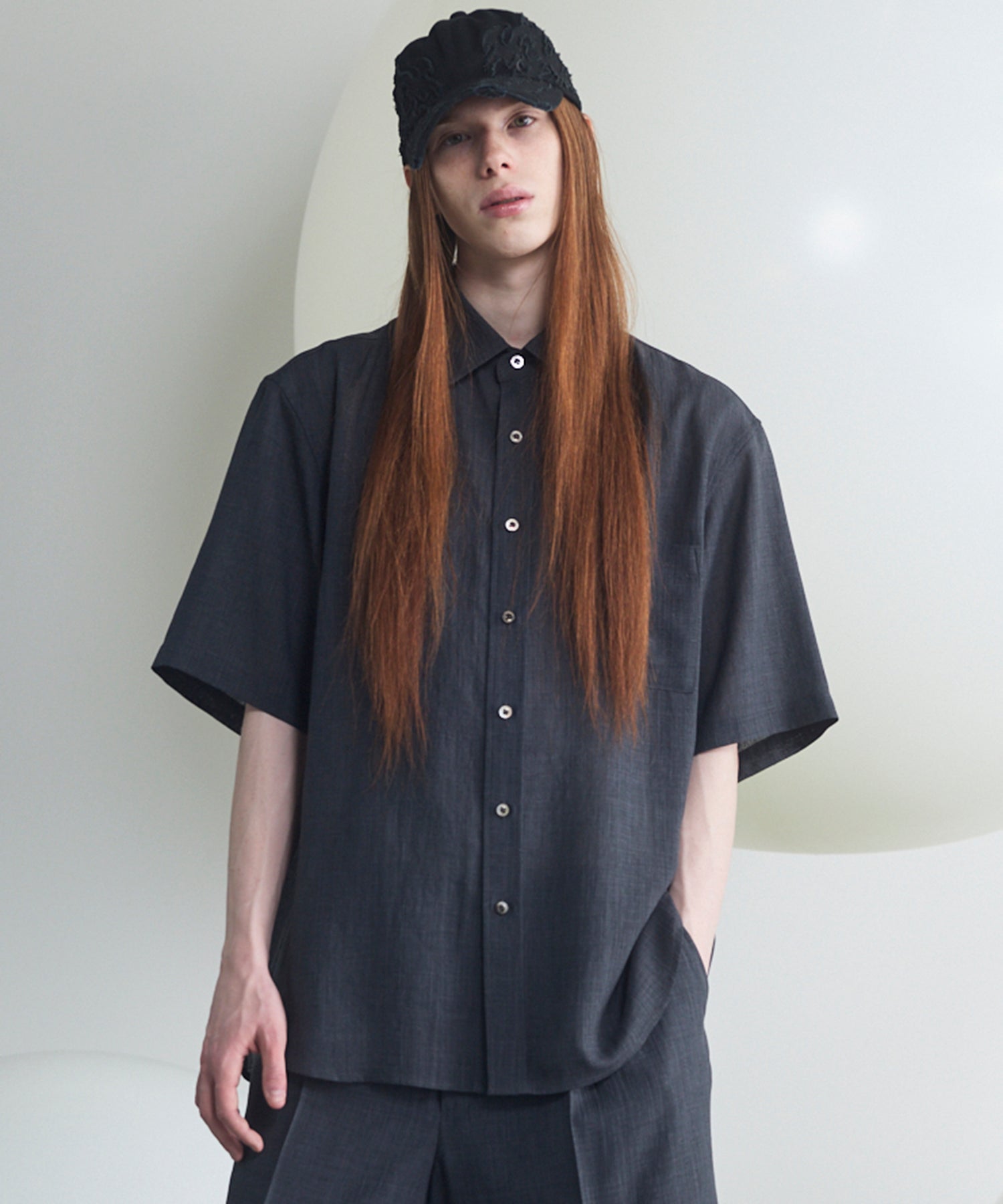 ZETT HAUTS ブラック 加圧Tシャツ 26SS PRE-ORDER】Triacetate Prime-Over Short Sleeve Shirt