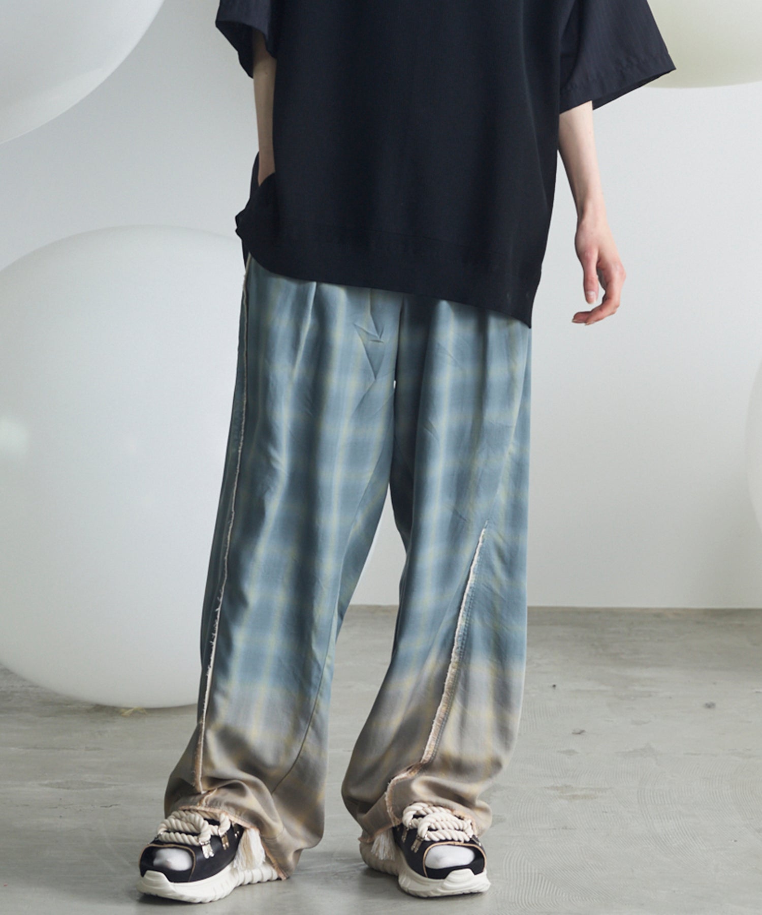 26SS PRE-ORDER】Destroy Damage Prime-Wide Ombre Check Relaxing Pants