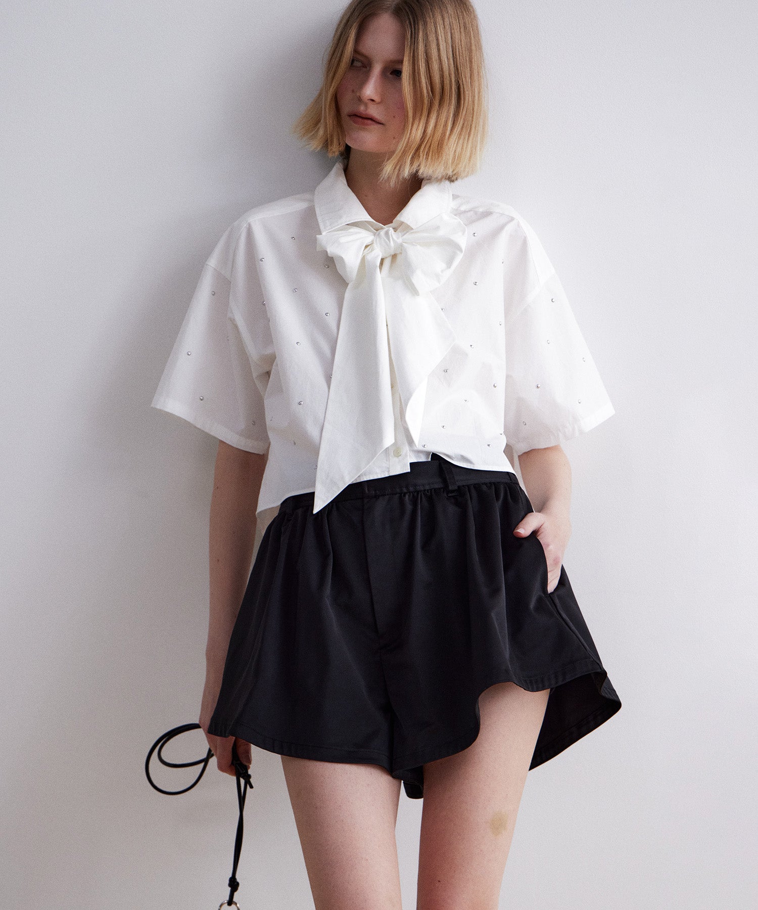 [2026Summer PRE-ORDER]Studded Half-Sleeve Bow Tie Shirt