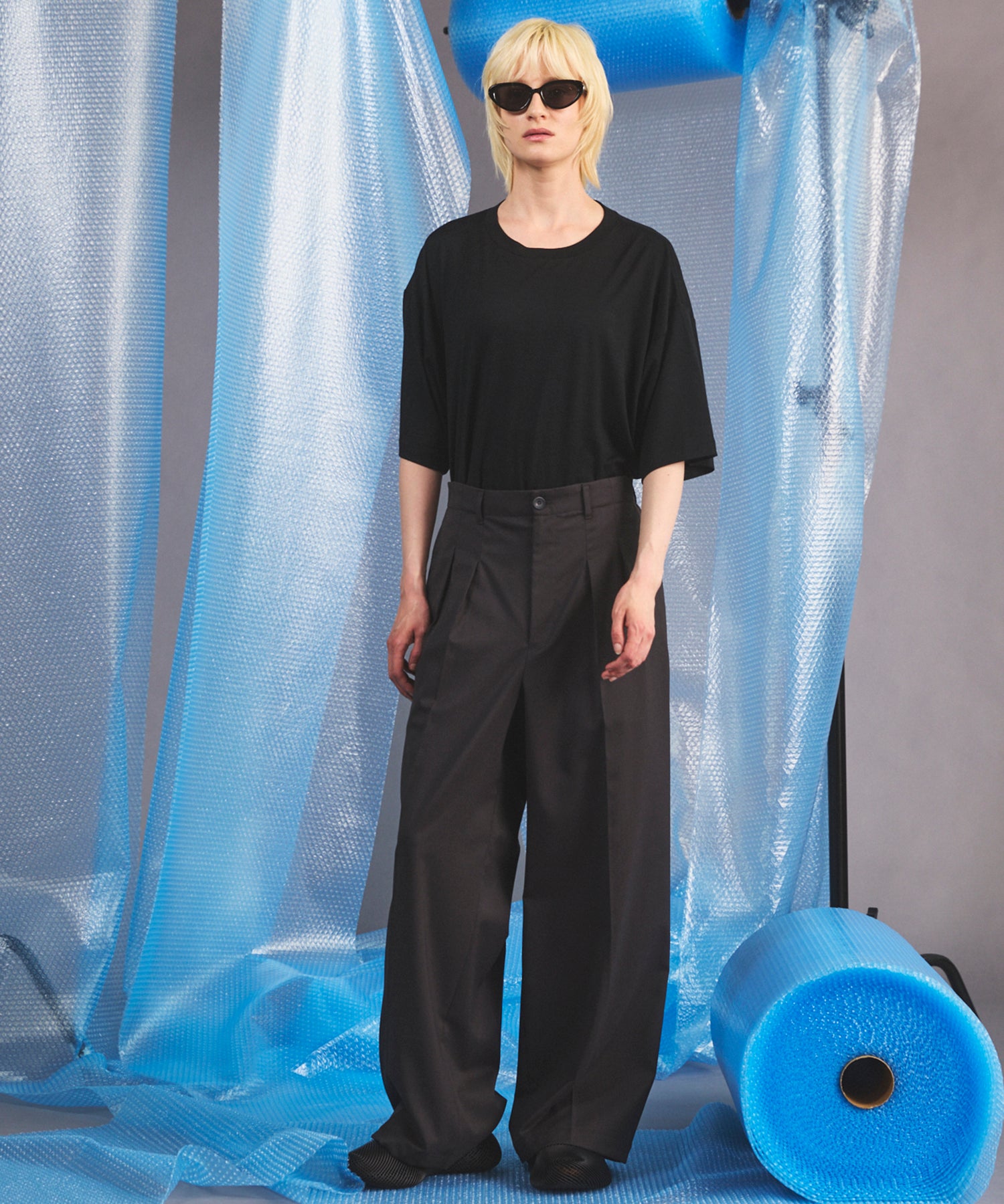 NISHIKAWA KEORI Wool Mix Gabardine Continuous Tow-Tuck Wide Pants